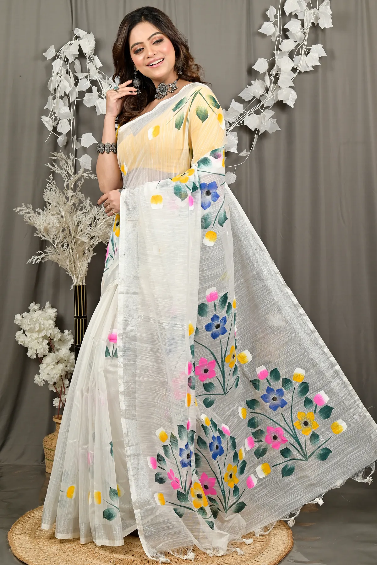 DipDiya Blended Cotton White Anito Heritage Elegance Hand Painted Sarees