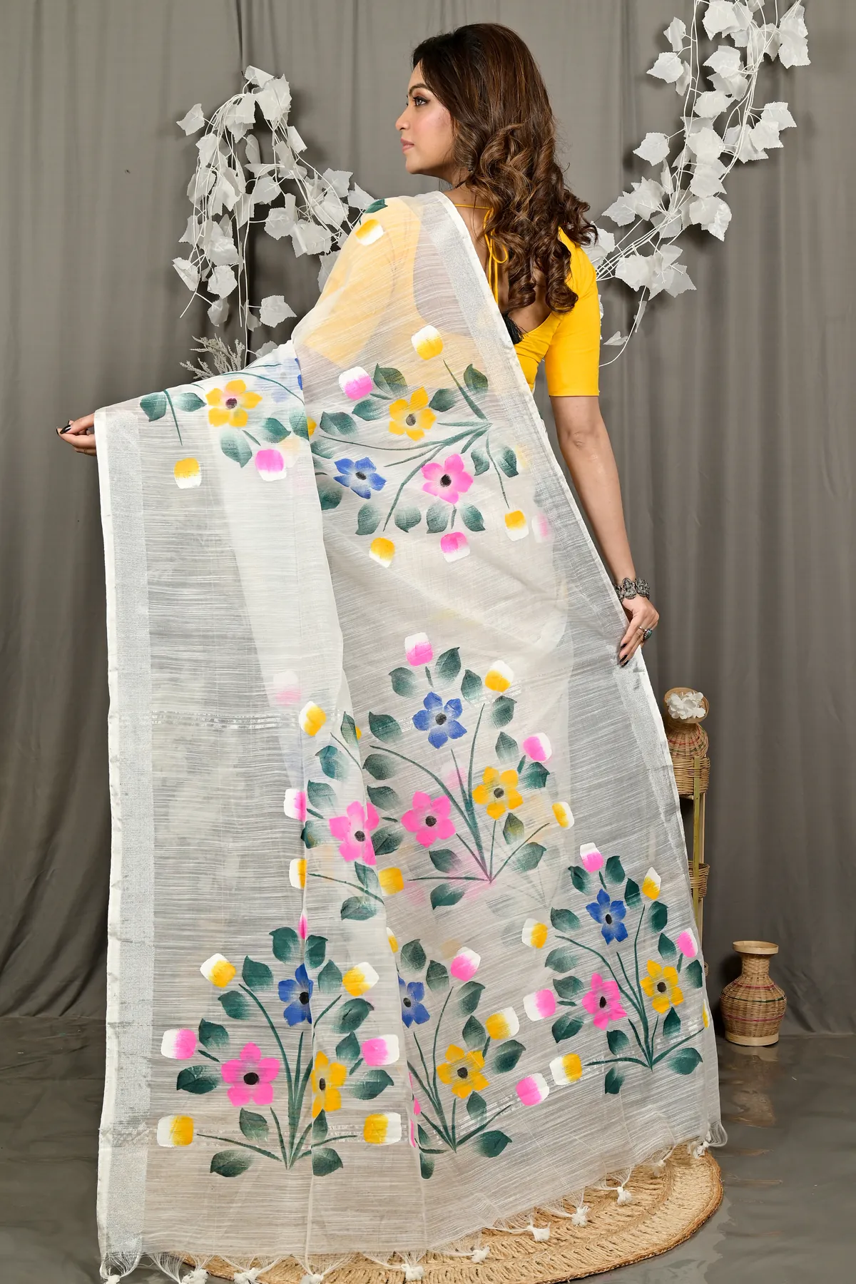 DipDiya Blended Cotton White Anito Heritage Elegance Hand Painted Sarees