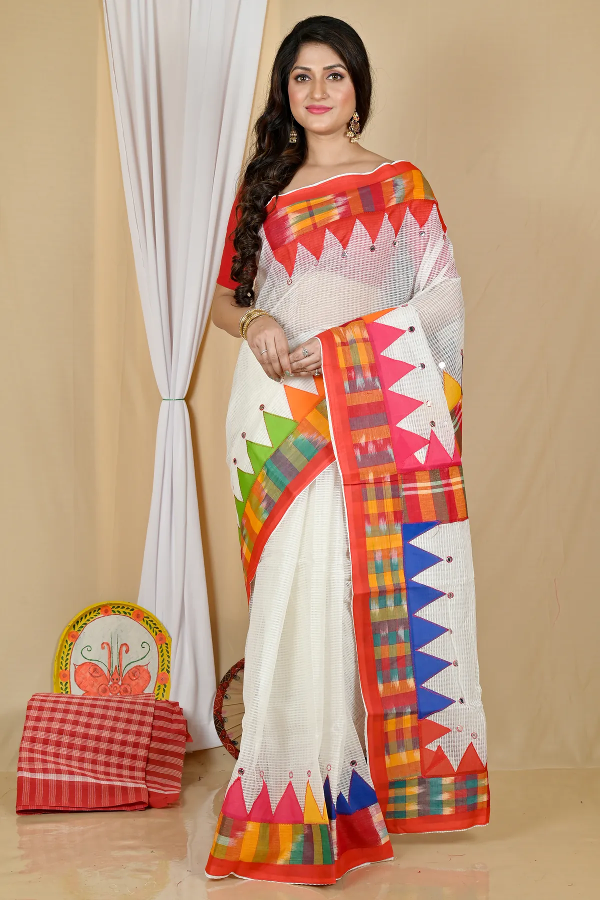 DipDiya Blended Cotton White Aplika Mix Artisan Woven Applique Sarees