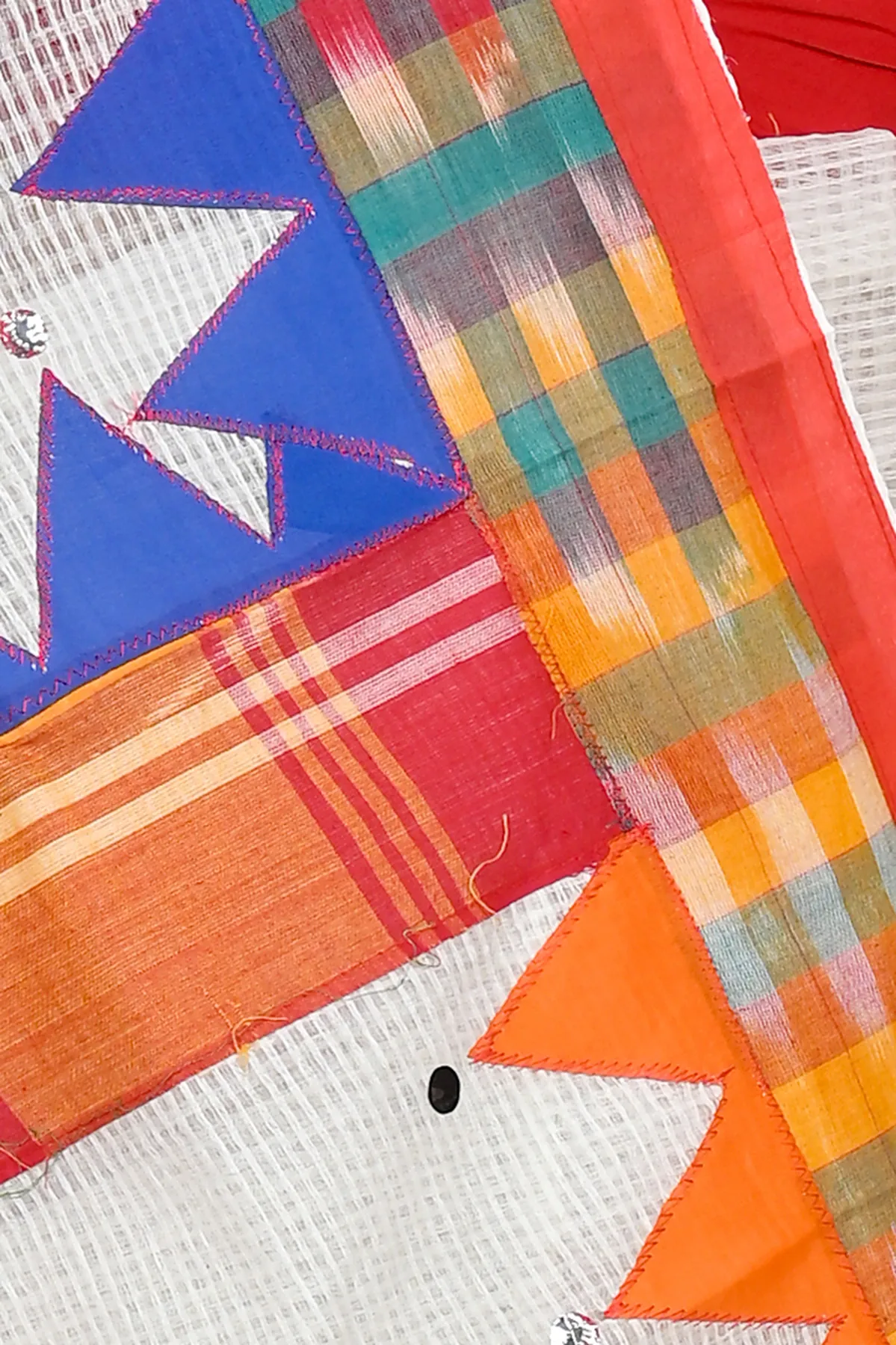 DipDiya Blended Cotton White Aplika Mix Artisan Woven Applique Sarees