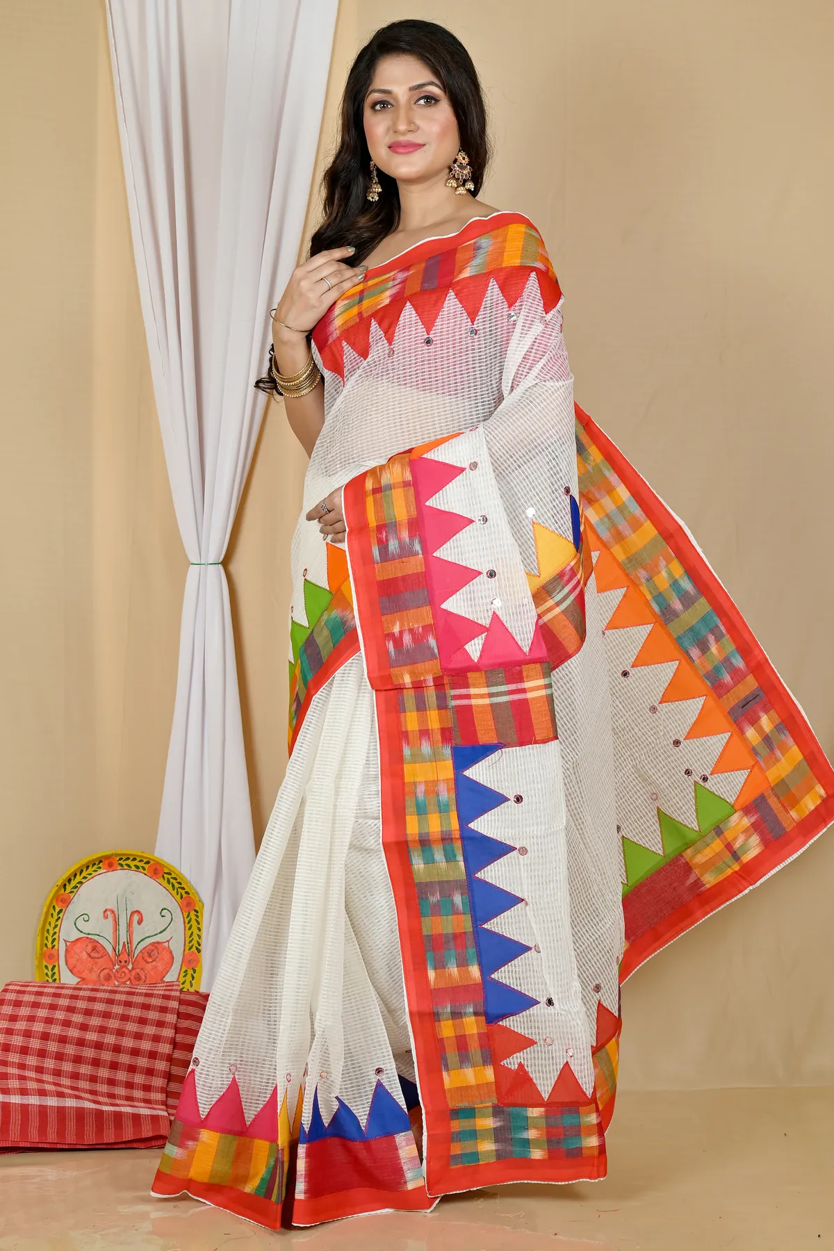 DipDiya Blended Cotton White Aplika Mix Artisan Woven Applique Sarees