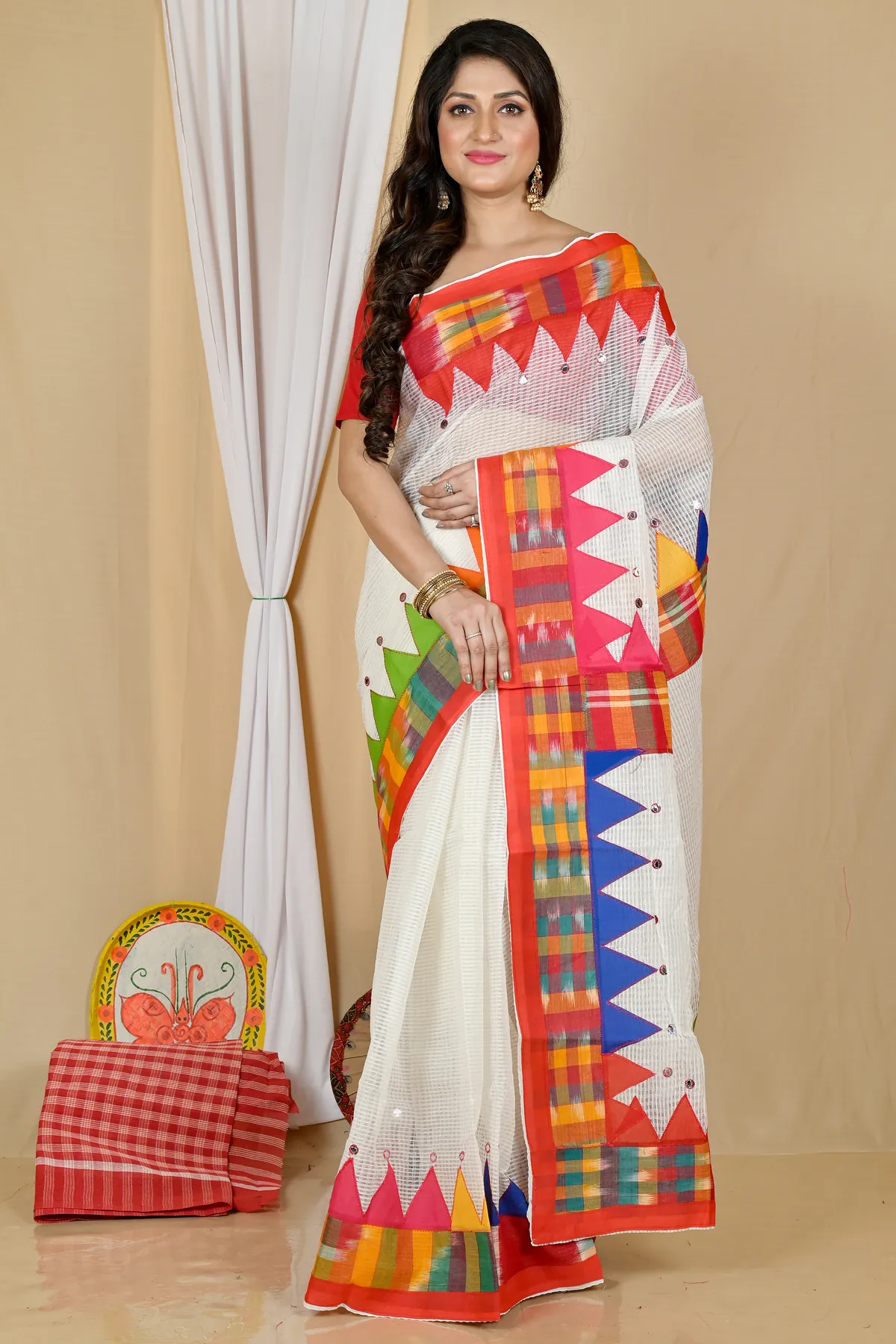 DipDiya Blended Cotton White Aplika Mix Artisan Woven Applique Sarees