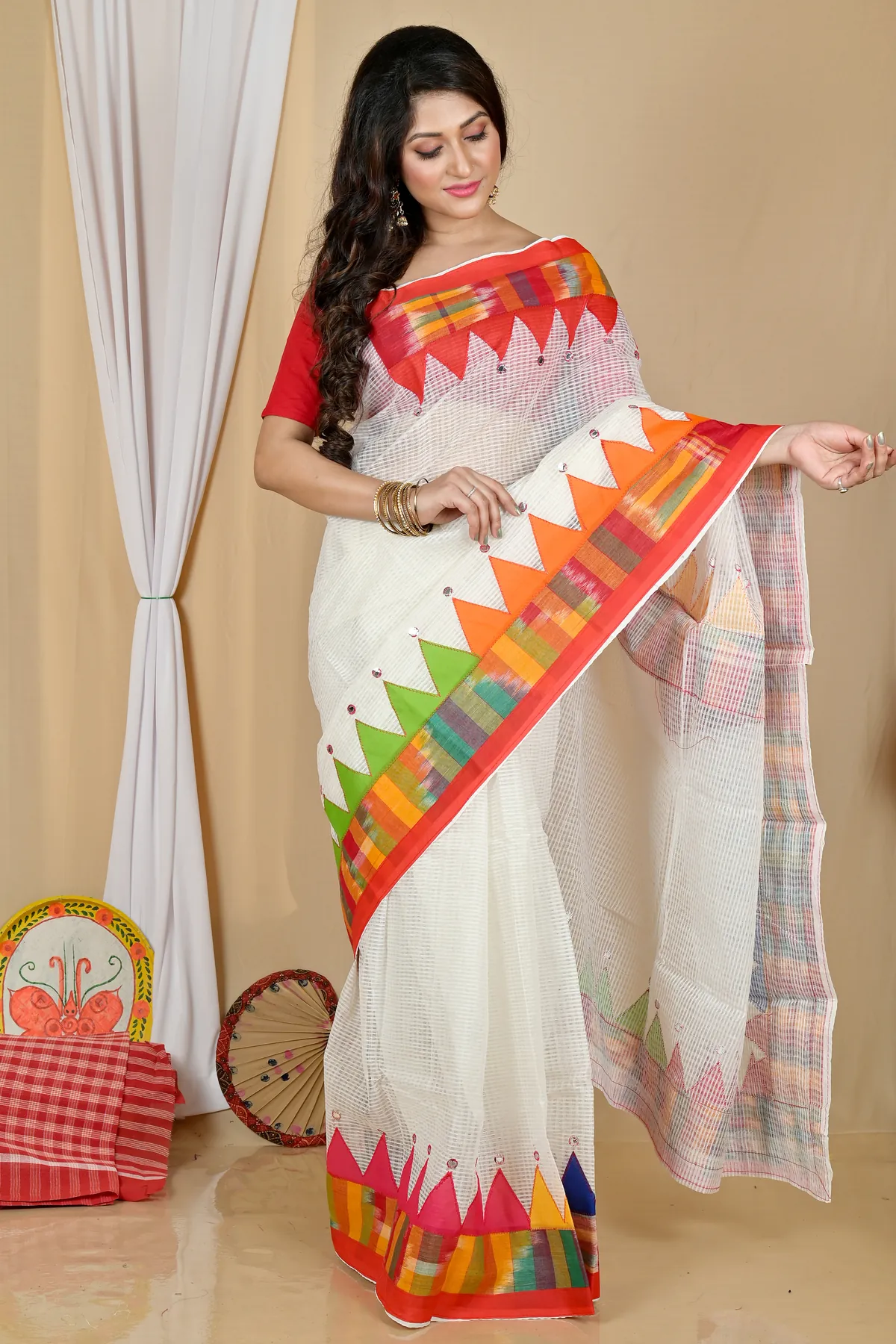 DipDiya Blended Cotton White Aplika Mix Artisan Woven Applique Sarees
