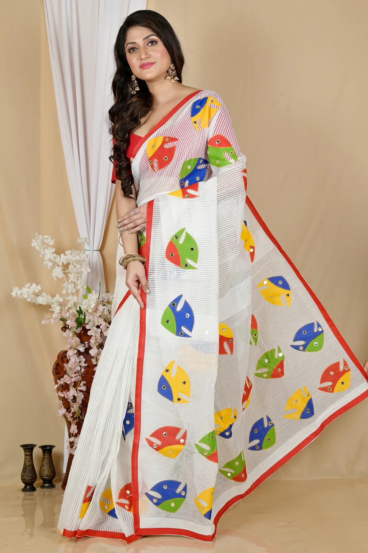 DipDiya Blended Cotton White Aplika Mix Traditional Bengali Applique Sarees