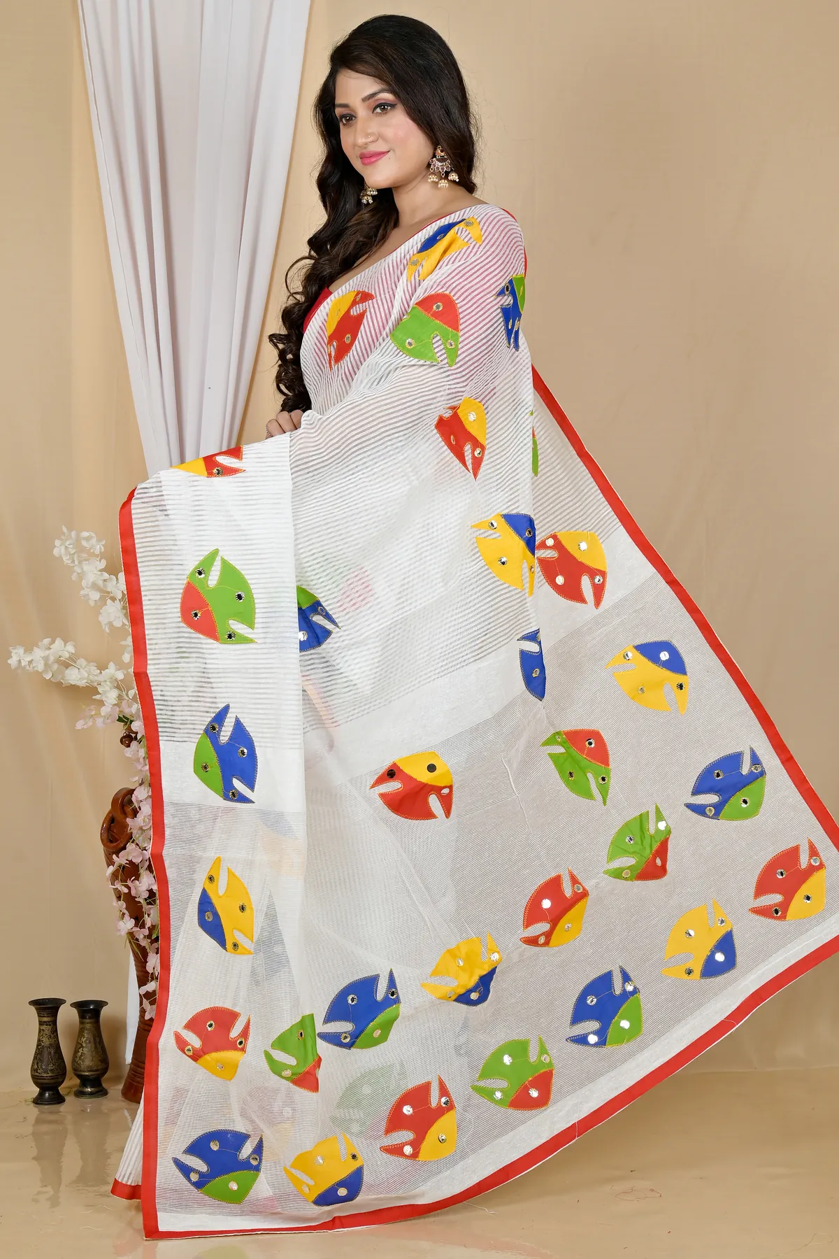 DipDiya Blended Cotton White Aplika Mix Traditional Bengali Applique Sarees