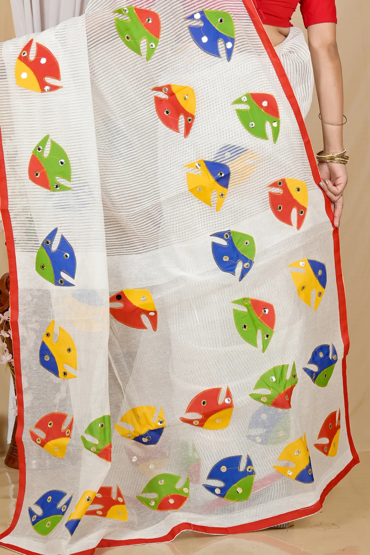 DipDiya Blended Cotton White Aplika Mix Traditional Bengali Applique Sarees