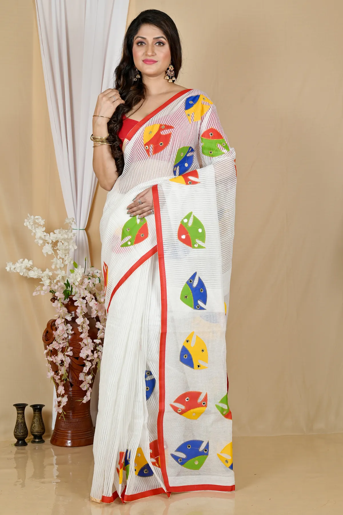 DipDiya Blended Cotton White Aplika Mix Traditional Bengali Applique Sarees