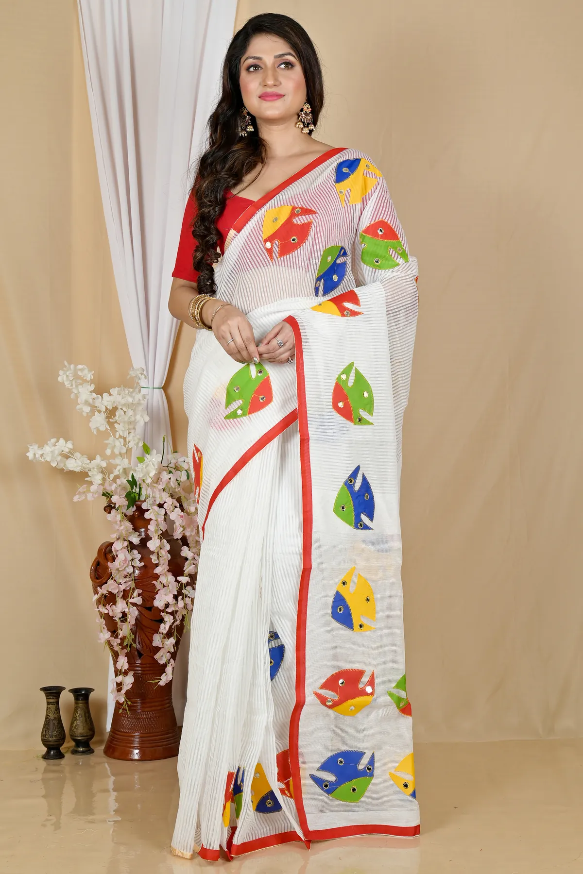DipDiya Blended Cotton White Aplika Mix Traditional Bengali Applique Sarees