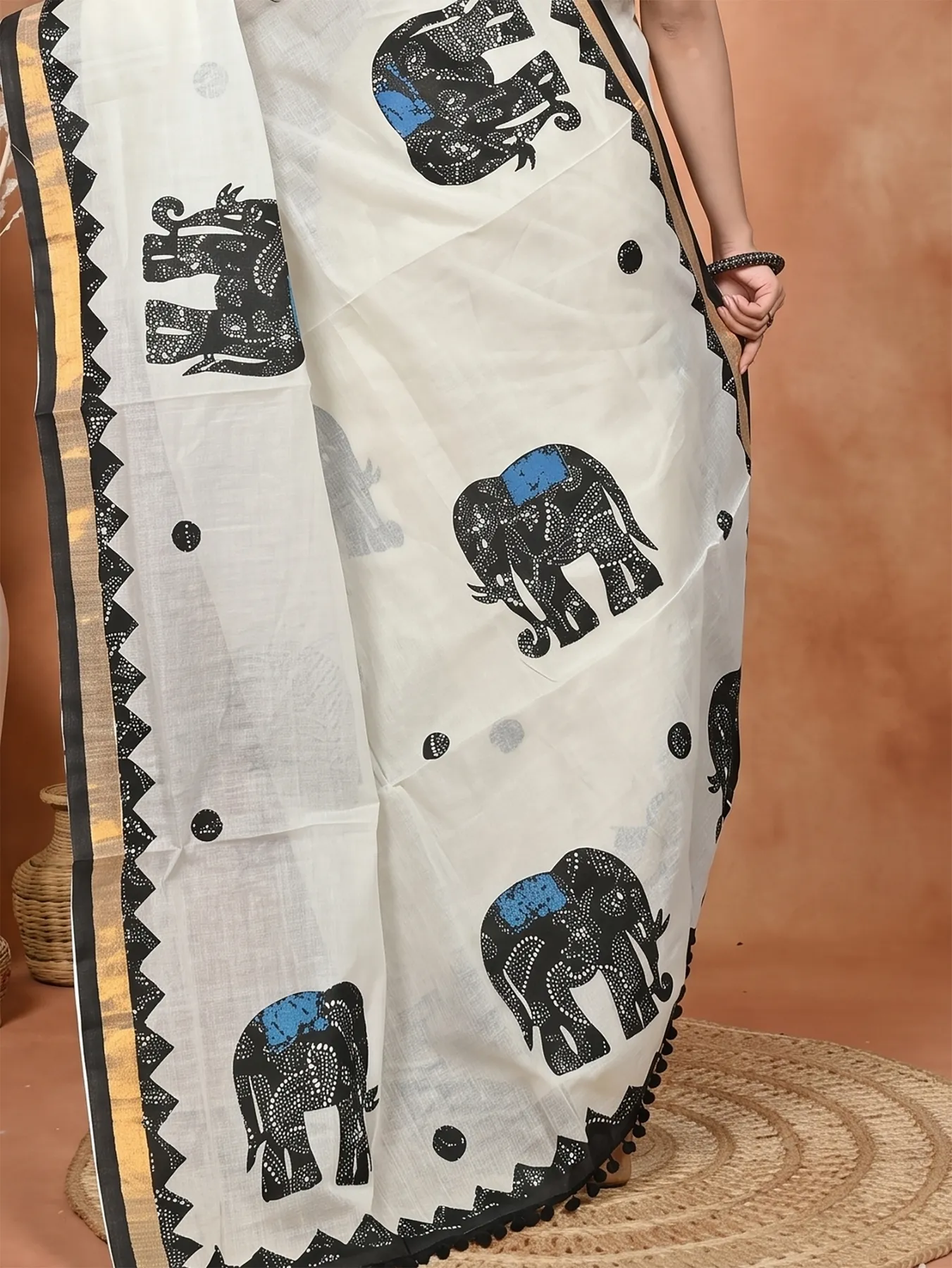 DipDiya Blended Cotton White Black Aplika Mix Heritage of Bengali Applique Sarees