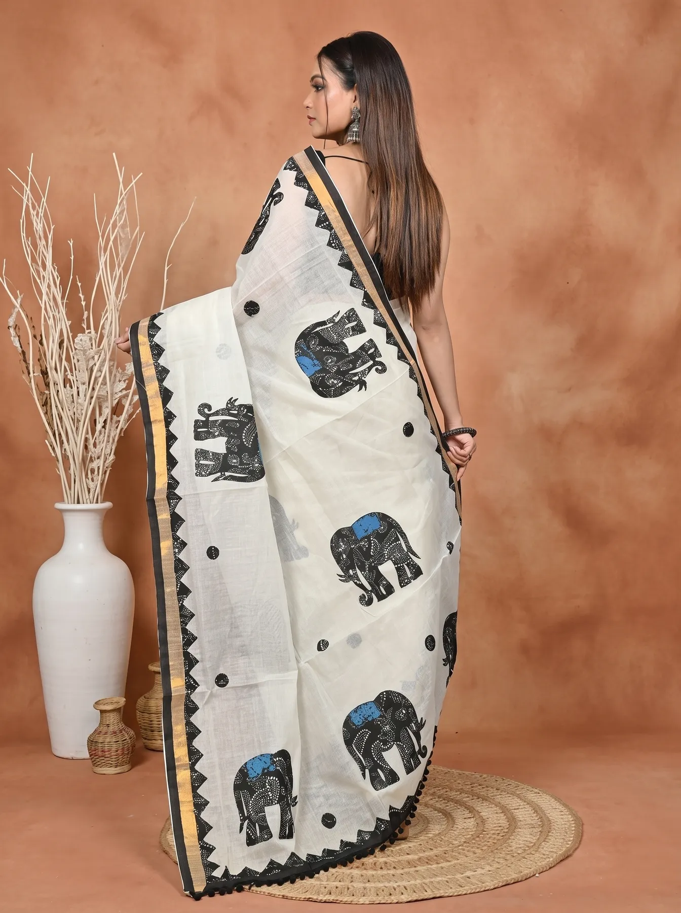 DipDiya Blended Cotton White Black Aplika Mix Heritage of Bengali Applique Sarees