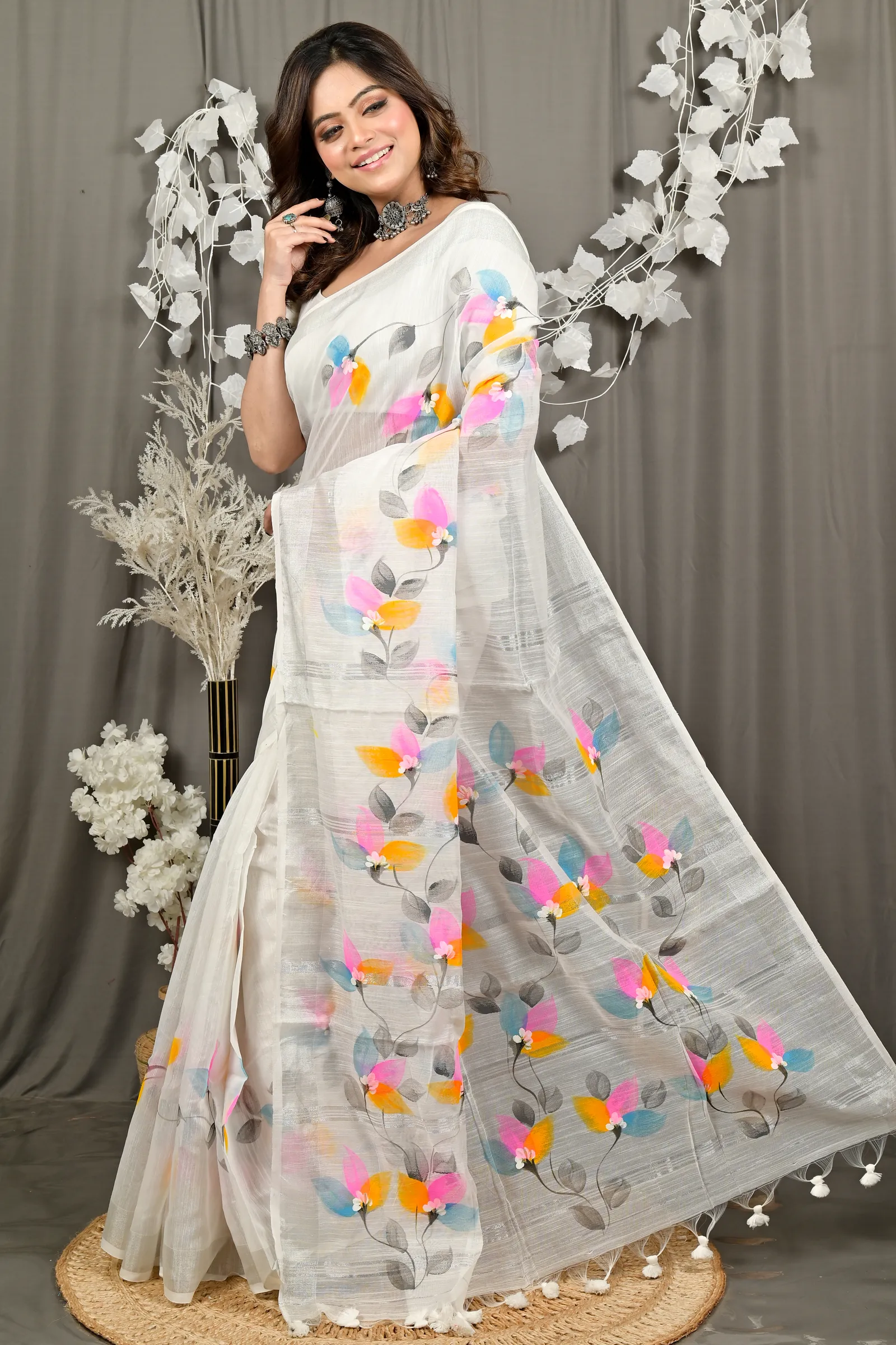 DipDiya Blended Cotton White Finesi Loom to Love Hand Painted Sarees