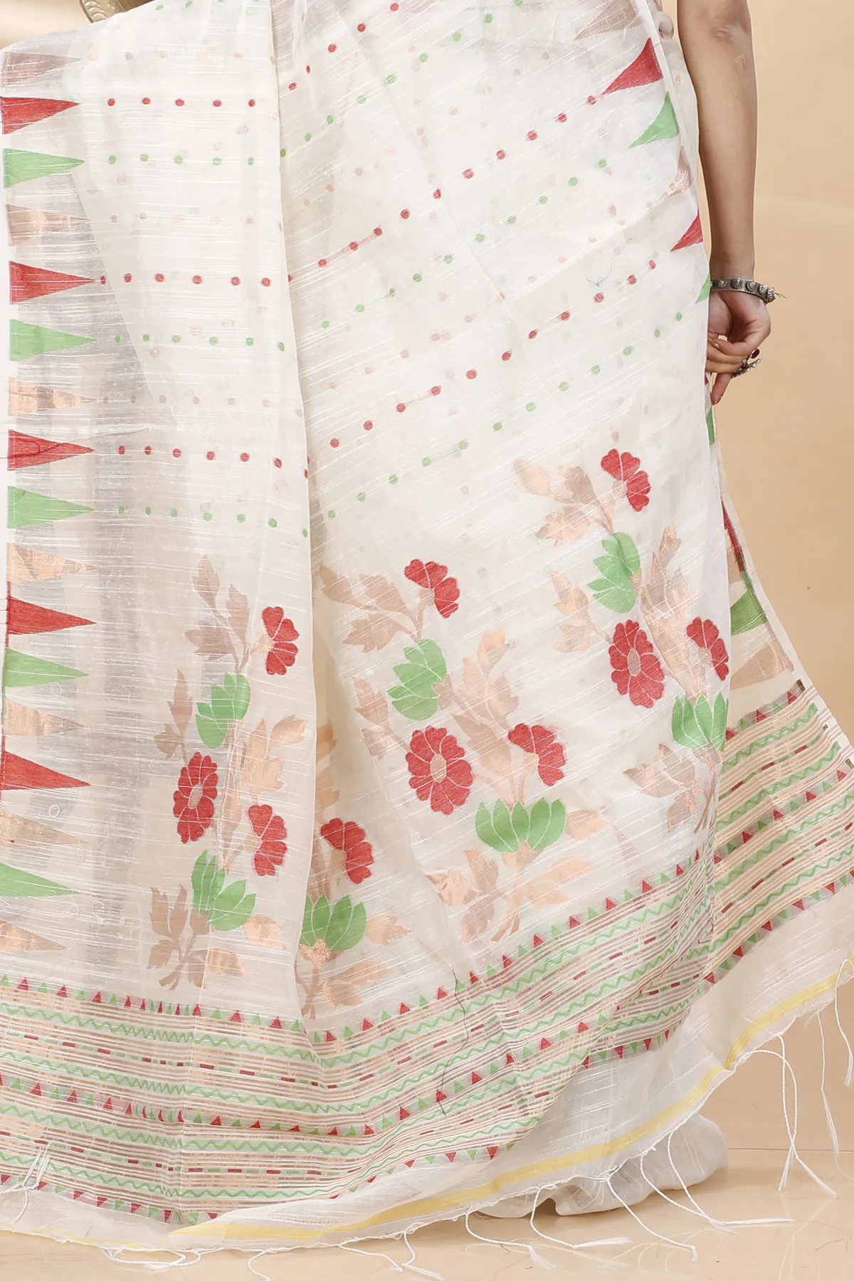DipDiya Blended Cotton White Pilu The Bengali Classic Handloom Sarees
