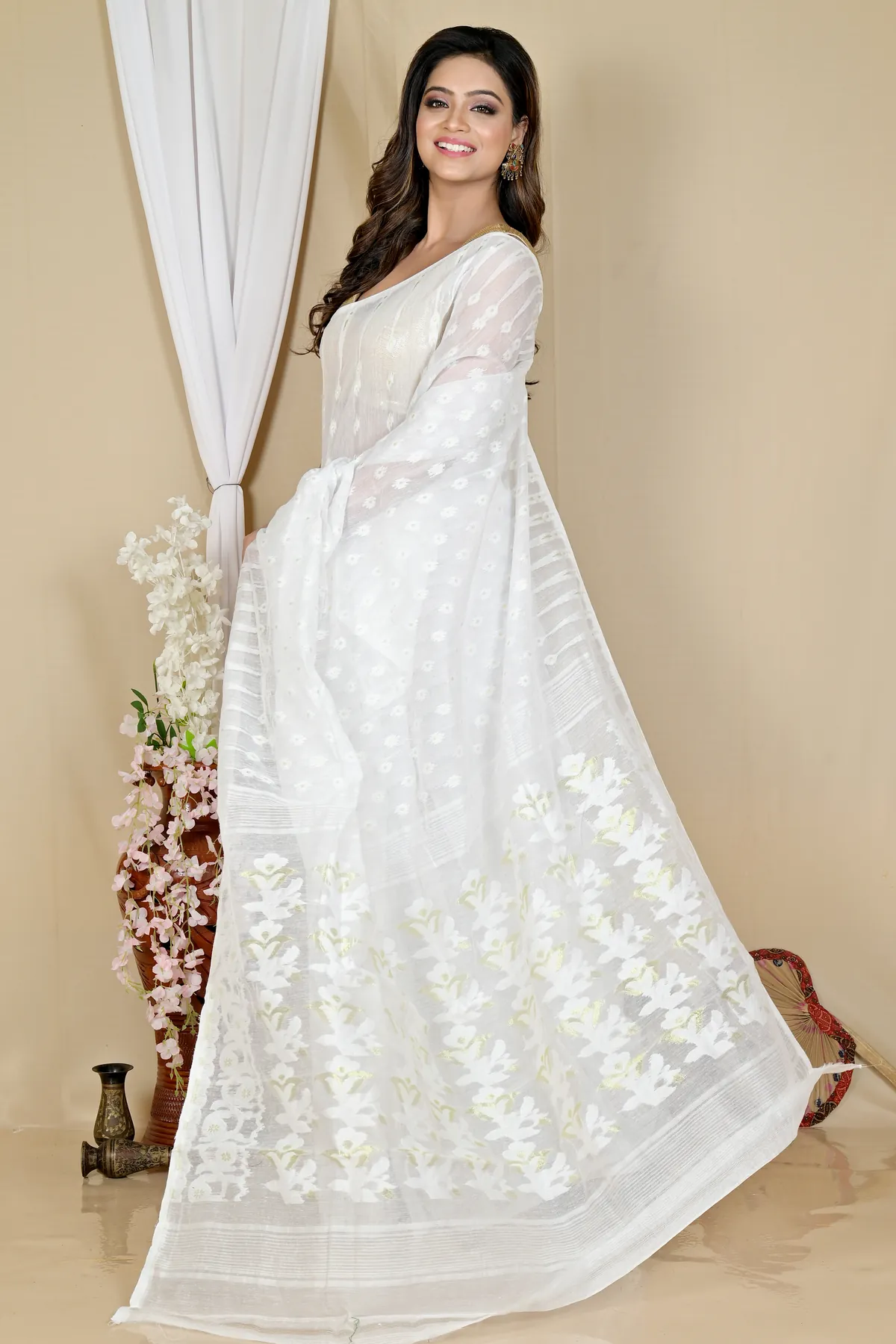 DipDiya Blended Cotton White Rapial The Bengali Classic Jamdani Sarees