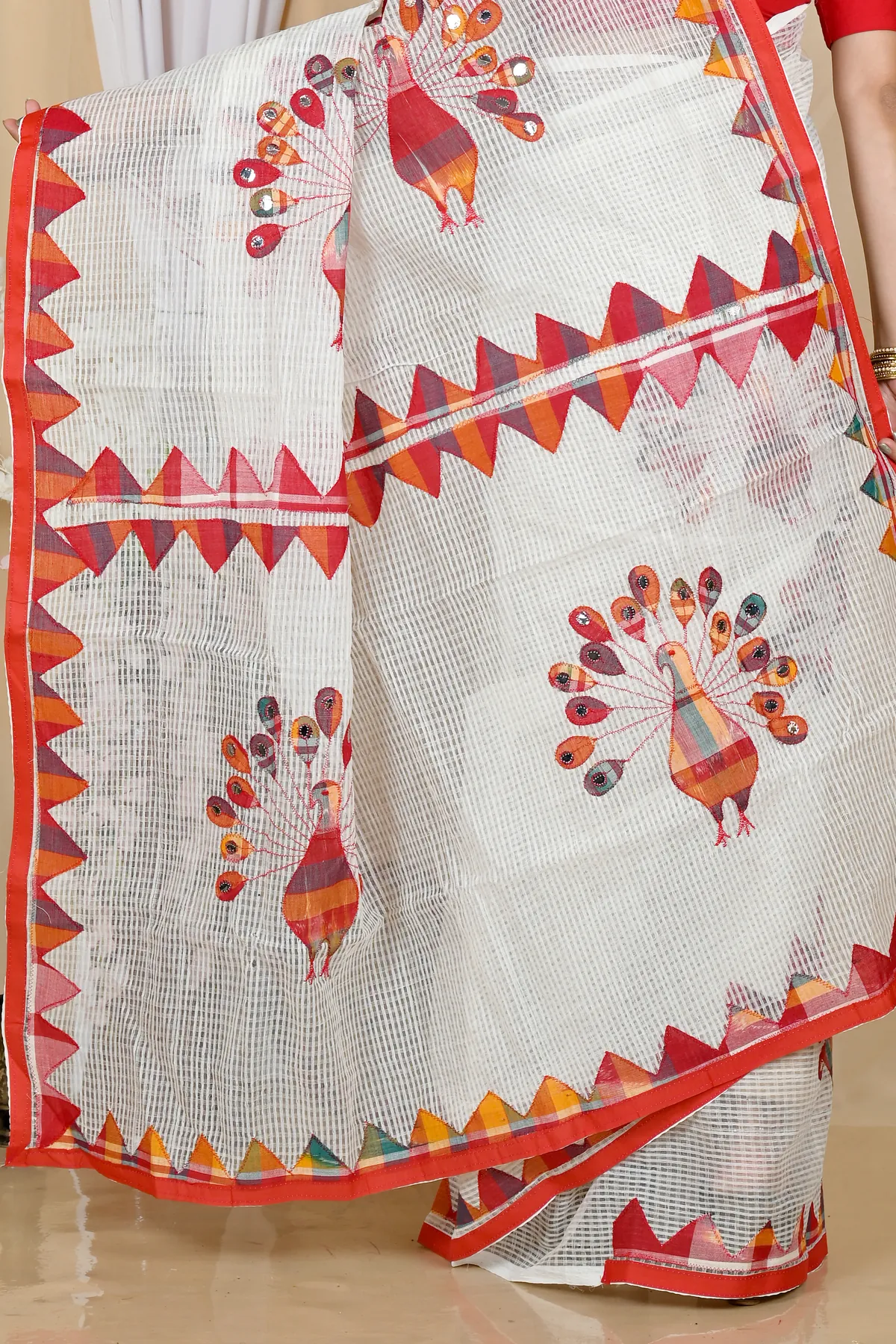 DipDiya Blended Cotton White Red Aplika Mix A Legacy Woven Applique Sarees