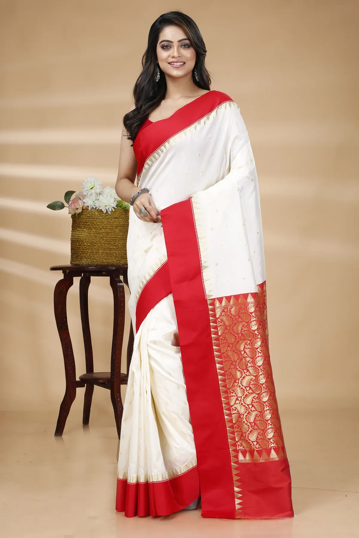 DipDiya Blended Cotton White Red Gourigorod Ankit A Legacy Woven Handloom Sarees