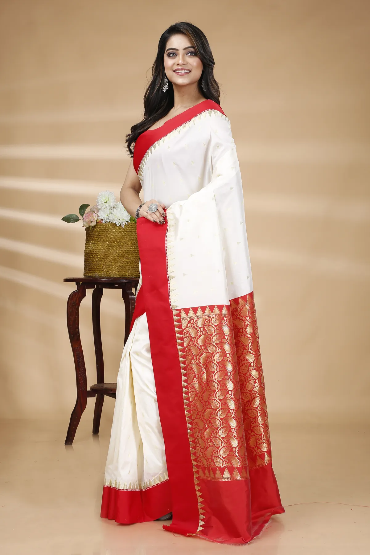 DipDiya Blended Cotton White Red Gourigorod Ankit A Legacy Woven Handloom Sarees