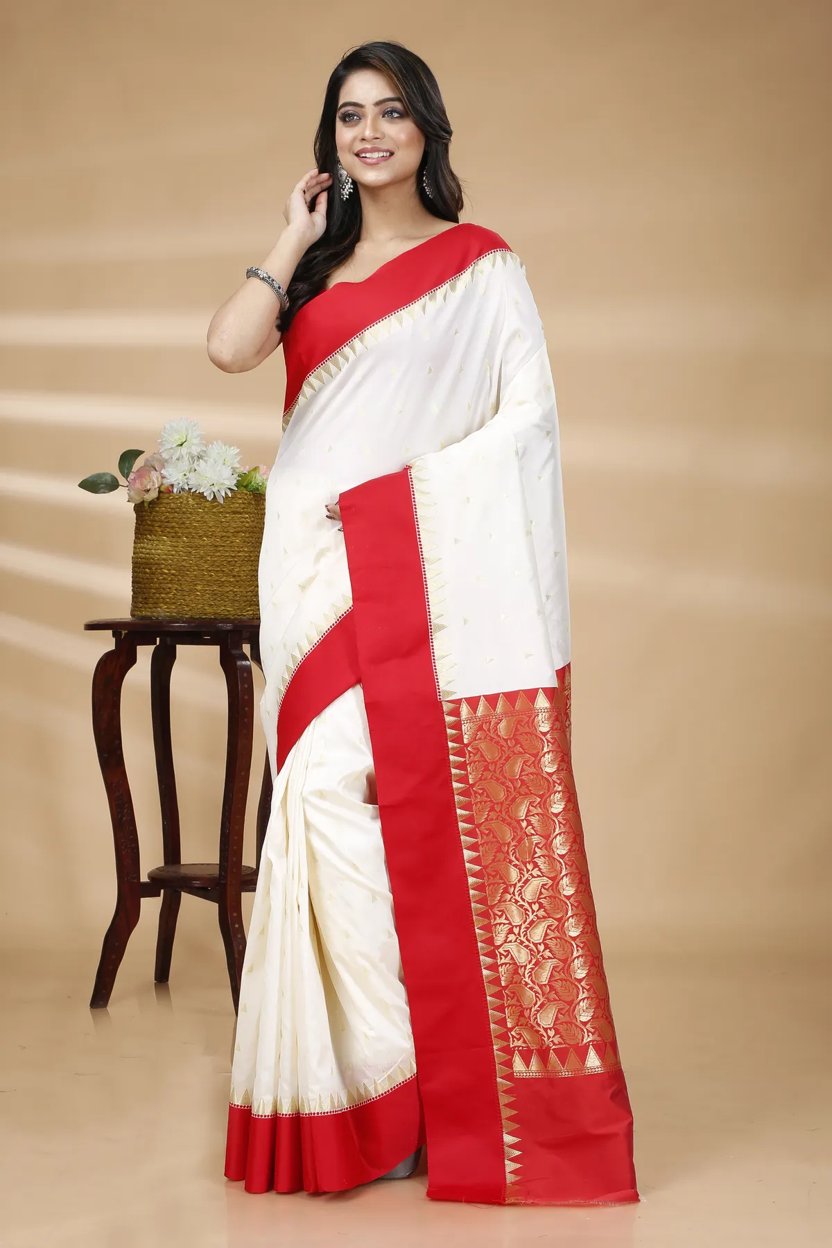 DipDiya Blended Cotton White Red Gourigorod Ankit A Legacy Woven Handloom Sarees