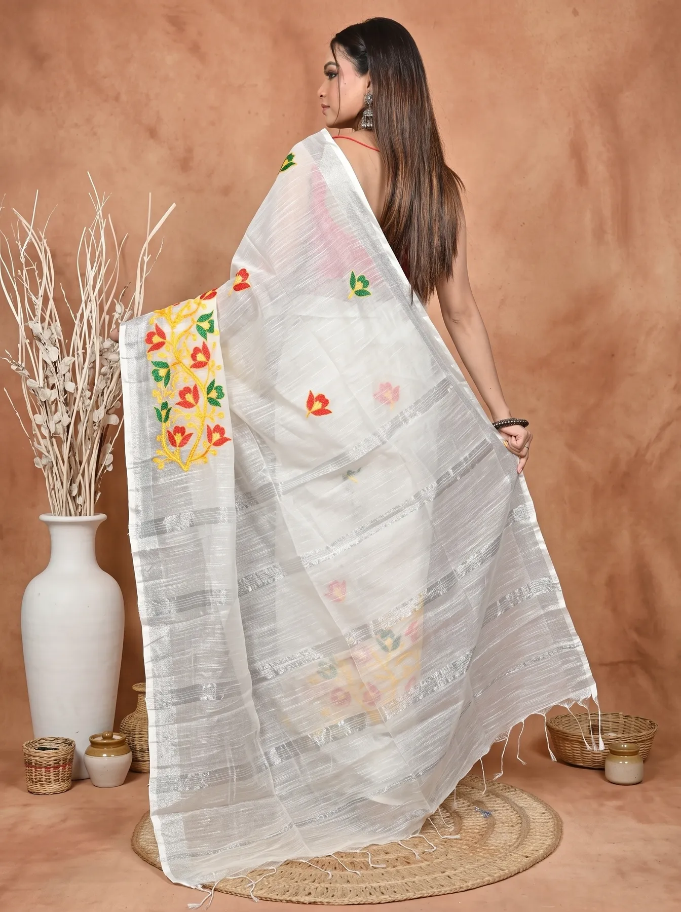 DipDiya Blended Cotton White Samyra Heritage of Bengali Embroidery Handloom sarees