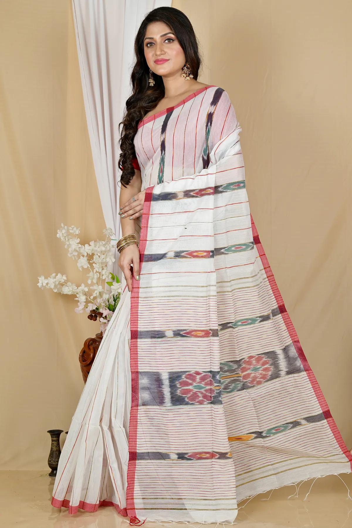 DipDiya Blended Cotton White Setori Bengal in Every Thread Handloom Sarees
