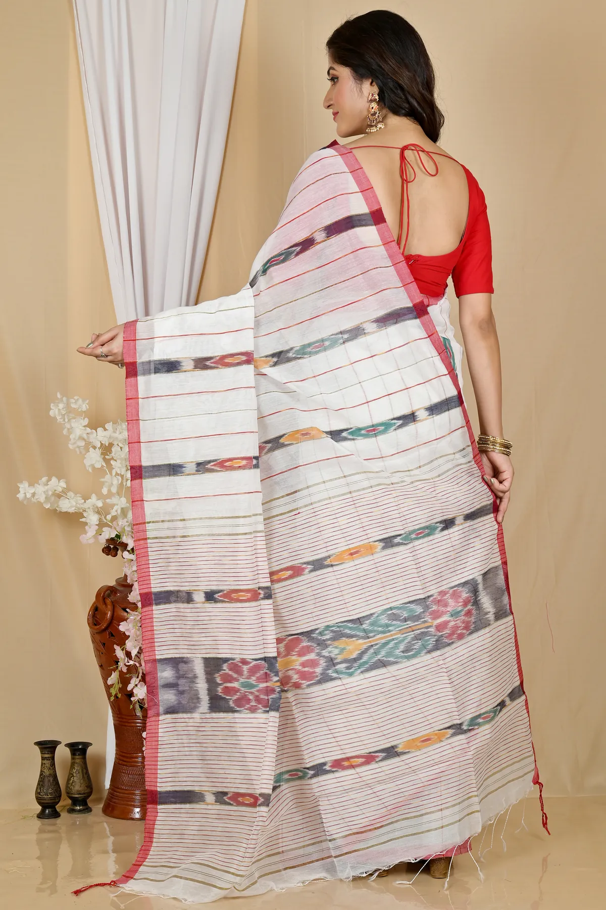 DipDiya Blended Cotton White Setori Bengal in Every Thread Handloom Sarees