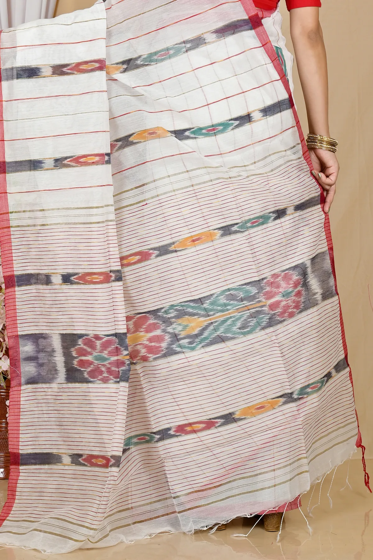 DipDiya Blended Cotton White Setori Bengal in Every Thread Handloom Sarees