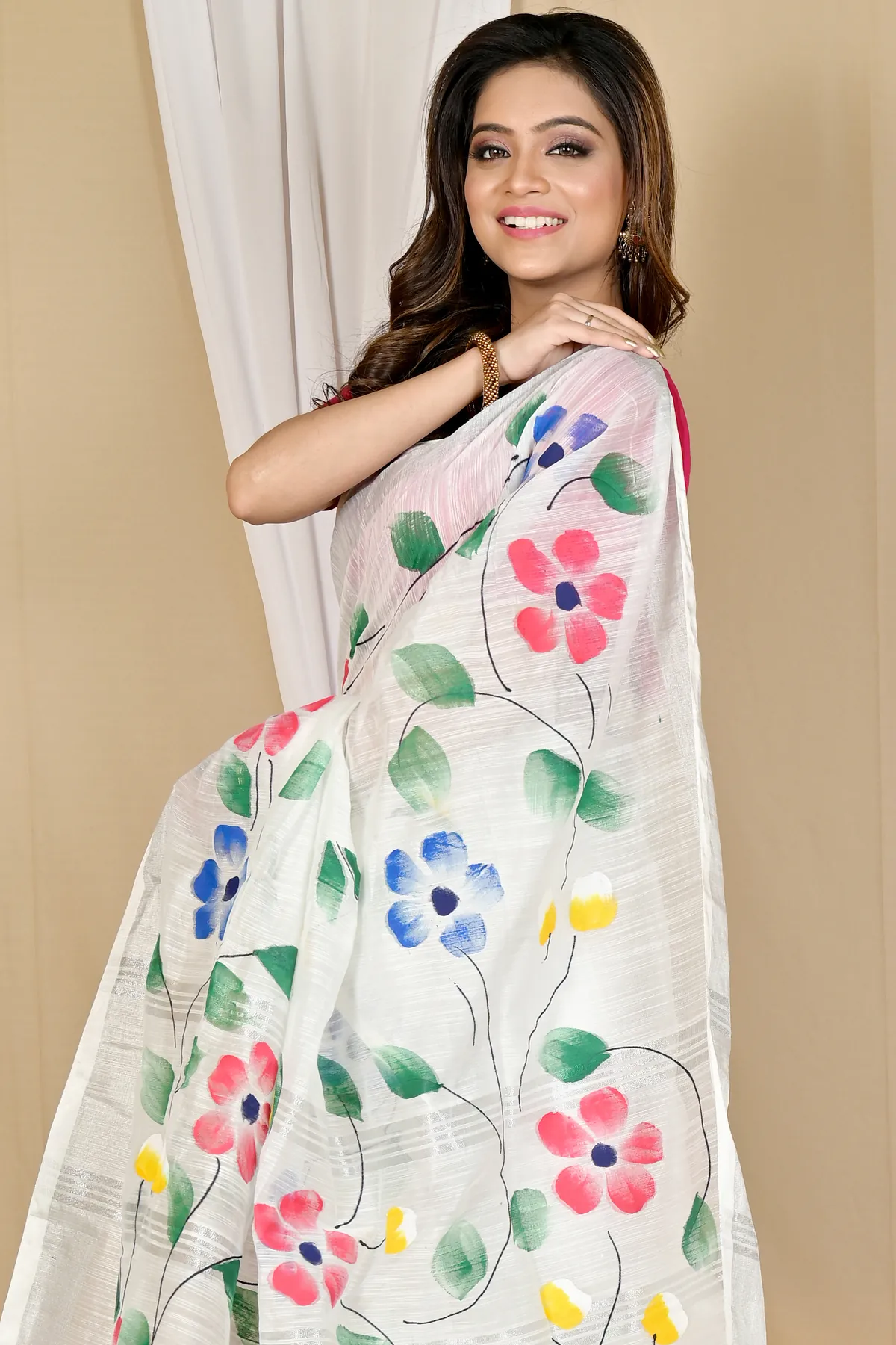 DipDiya Blended Cotton White Slabaka Ful Handcrafted Elegance Hand Painted Sarees