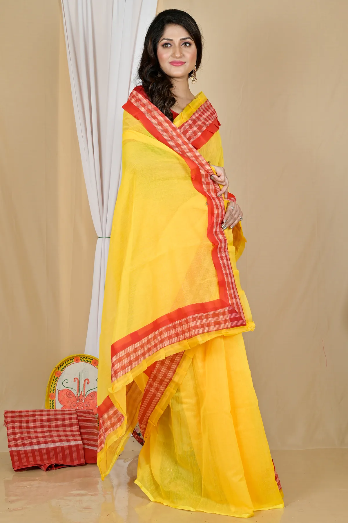 DipDiya Blended Cotton Yellow Aplika Mix Artisan Crafted Applique Sarees