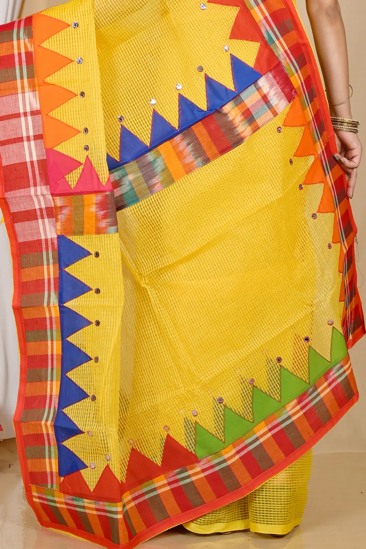 DipDiya Blended Cotton Yellow Aplika Mix Bengal in Every Thread Applique Sarees