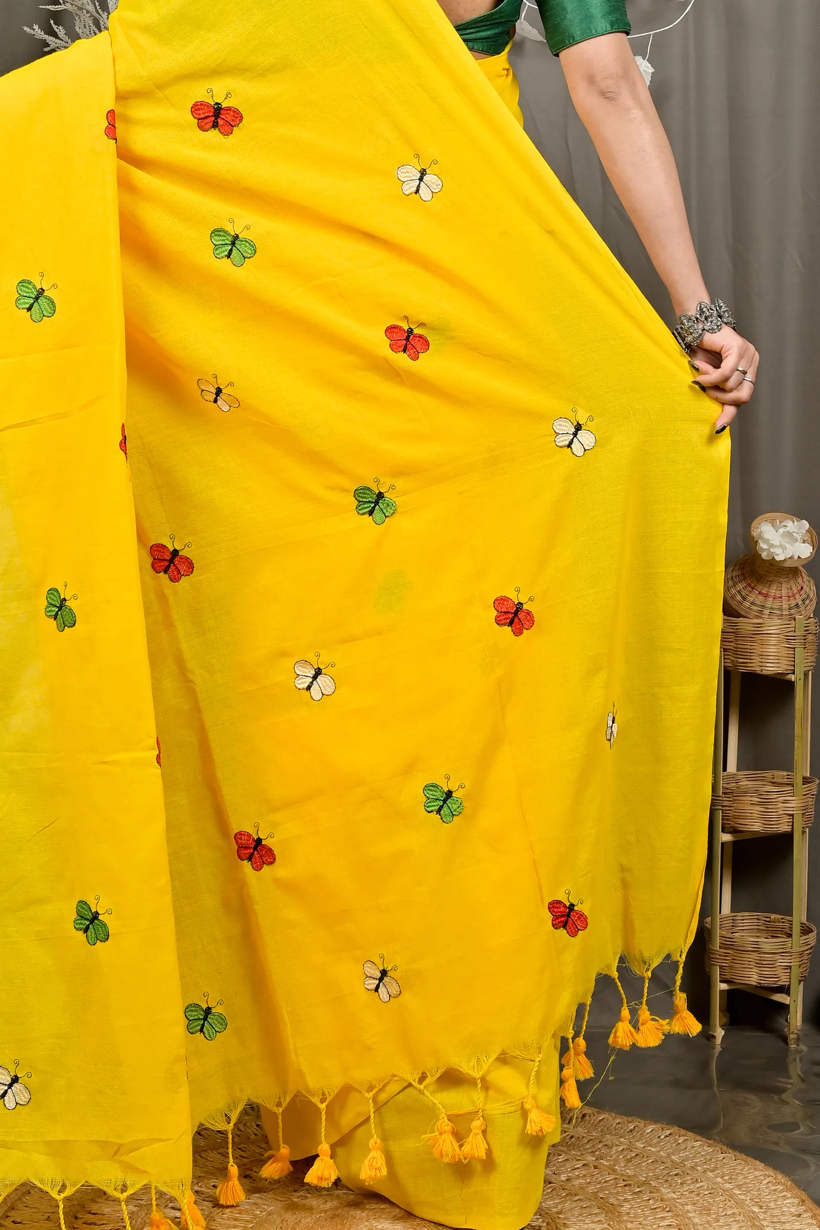 DipDiya Blended Cotton Yellow Foyeli Masterfully Woven Embroidery Handloom sarees