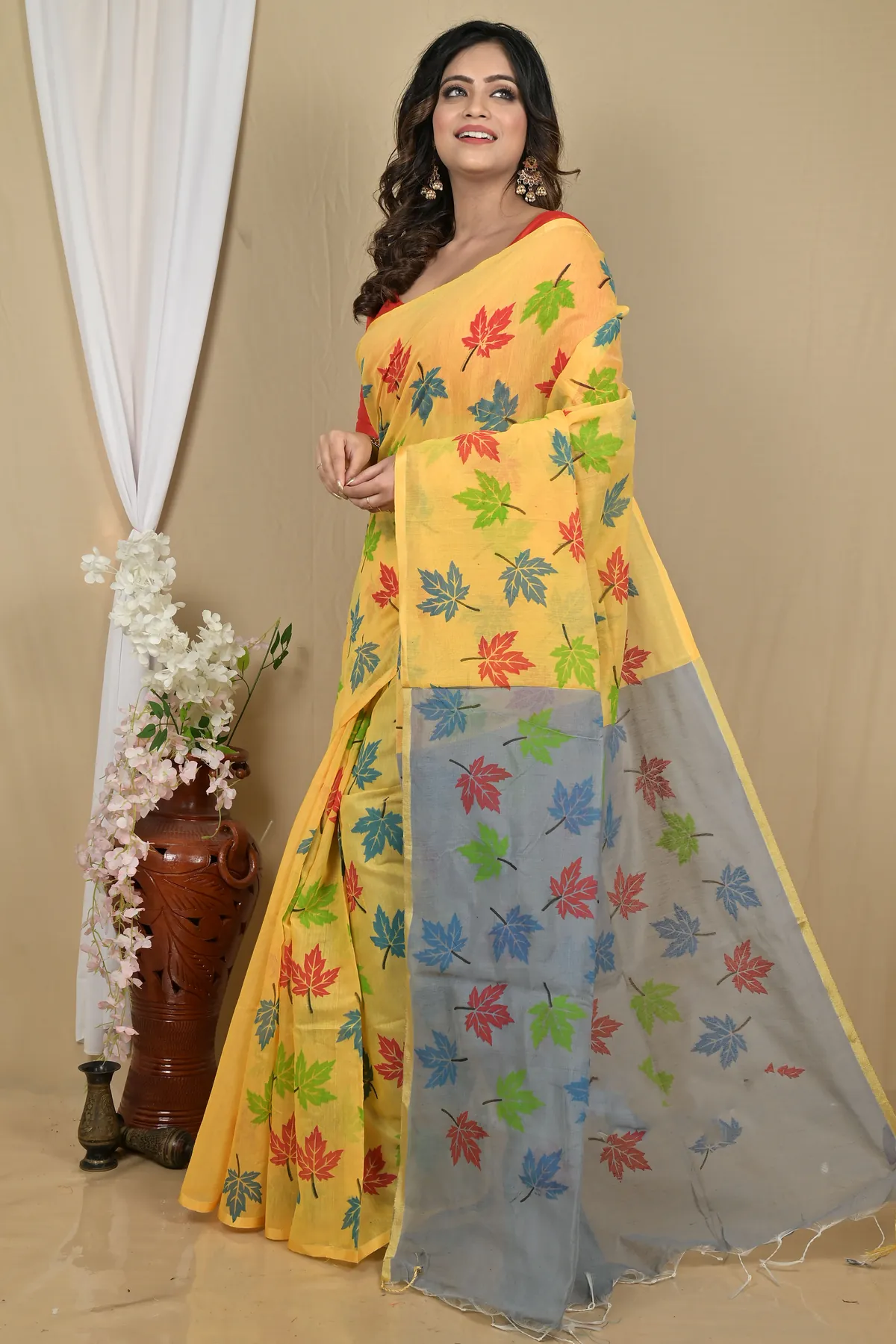 DipDiya Blended Cotton Yellow Grey Pisha The Bengali Classic Handloom Sarees