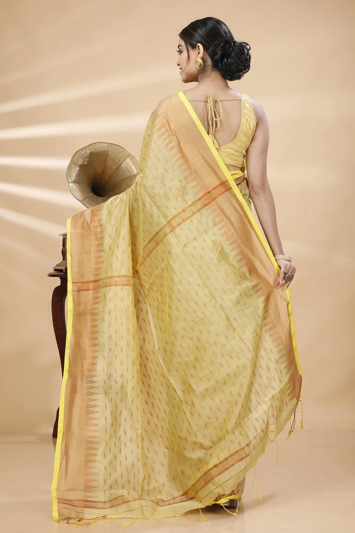 DipDiya Blended Cotton Yellow Prisha Heritage You Can Wear Handloom Sarees