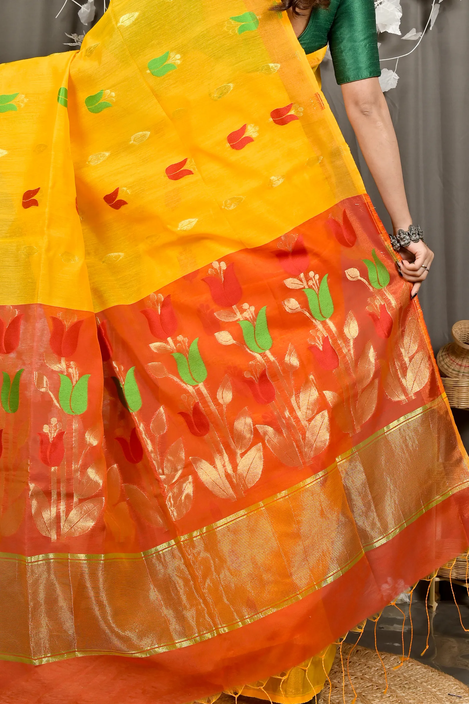 DipDiya Blended Cotton Yellow Red Foyani Handcrafted Elegance Handloom Sarees