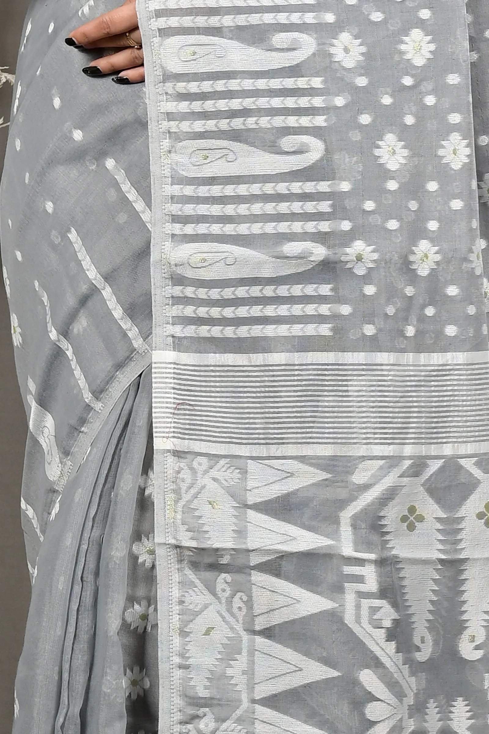DipDiya Cotton Assh Folai Crafted with Soul Jamdani Sarees