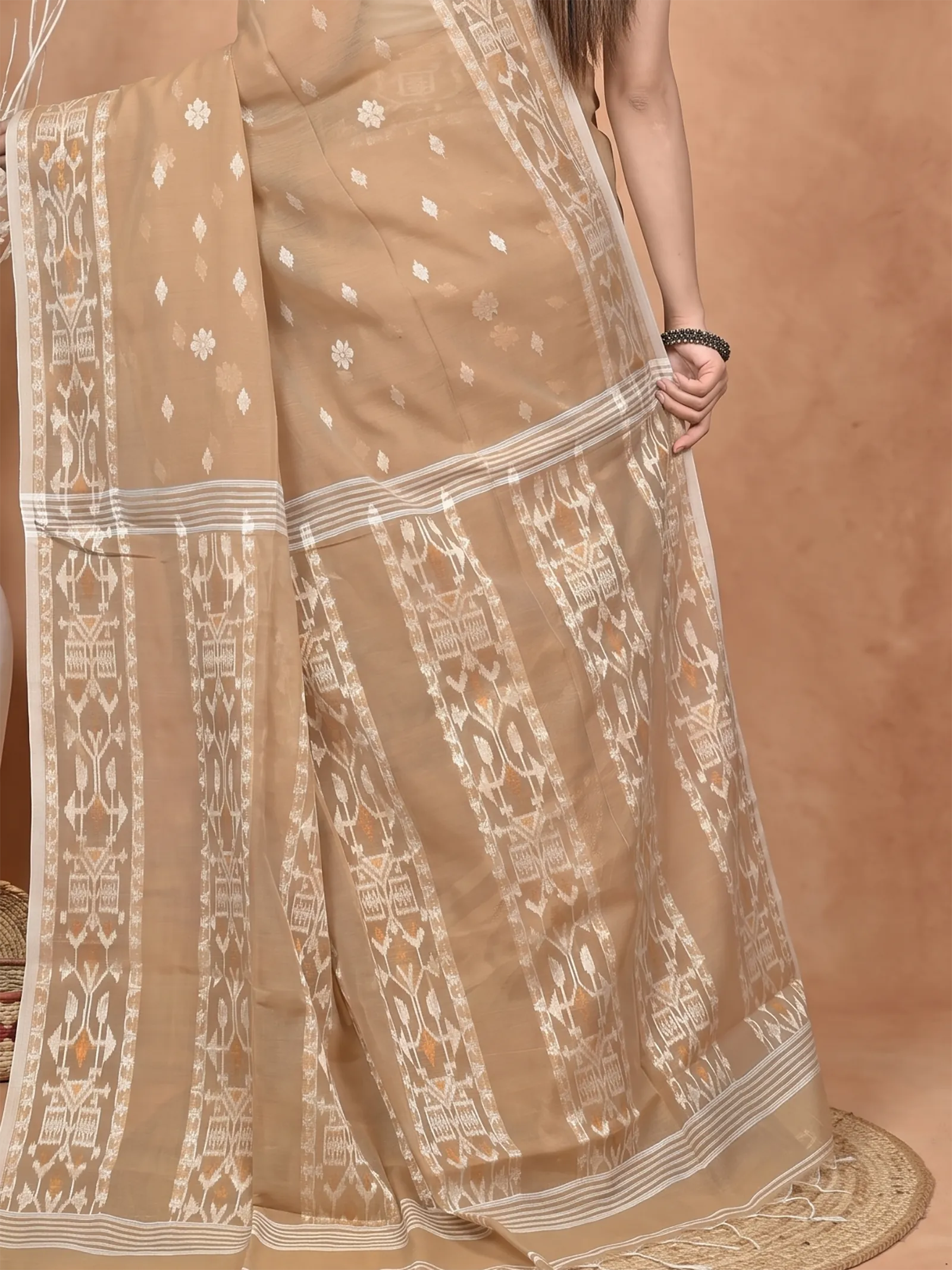 DipDiya Cotton Blend Brown Parlvi Traditional Elegance Handloom Sarees