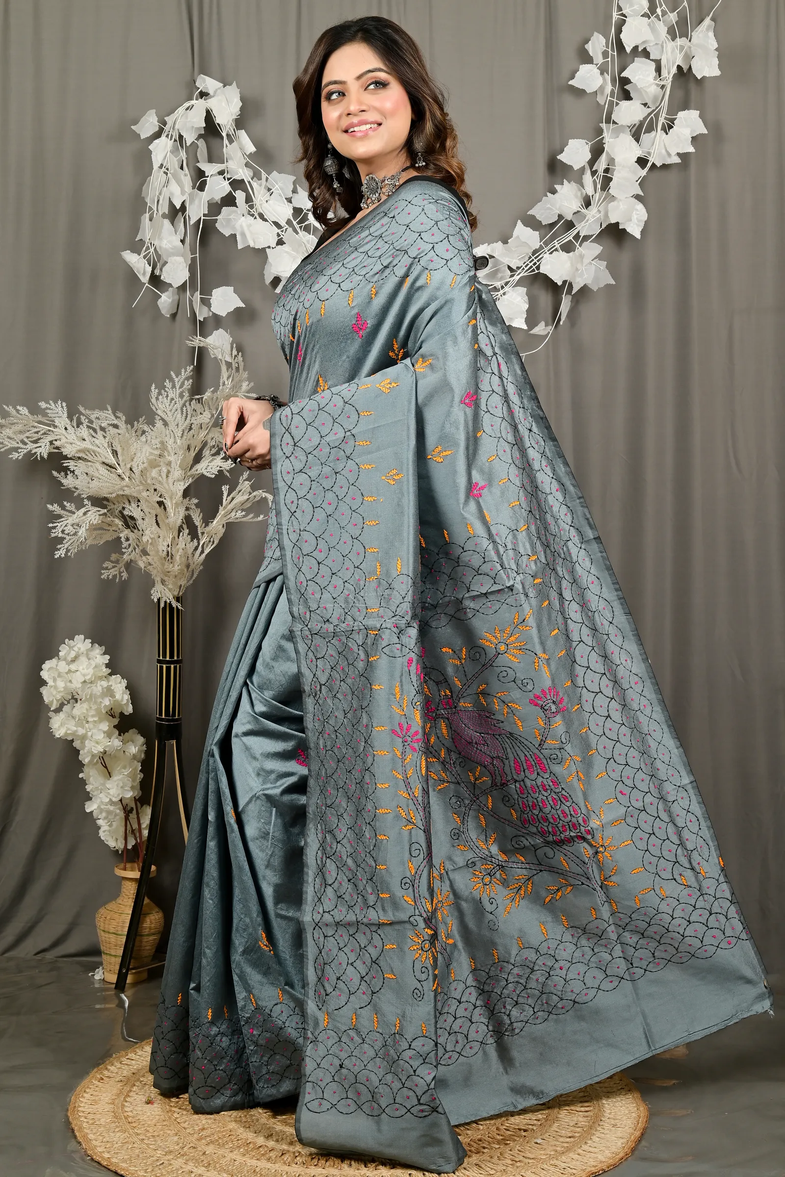 DipDiya Cotton Blend Dark Grey Dharai Timeless Elegance Kantha Stitch Sarees