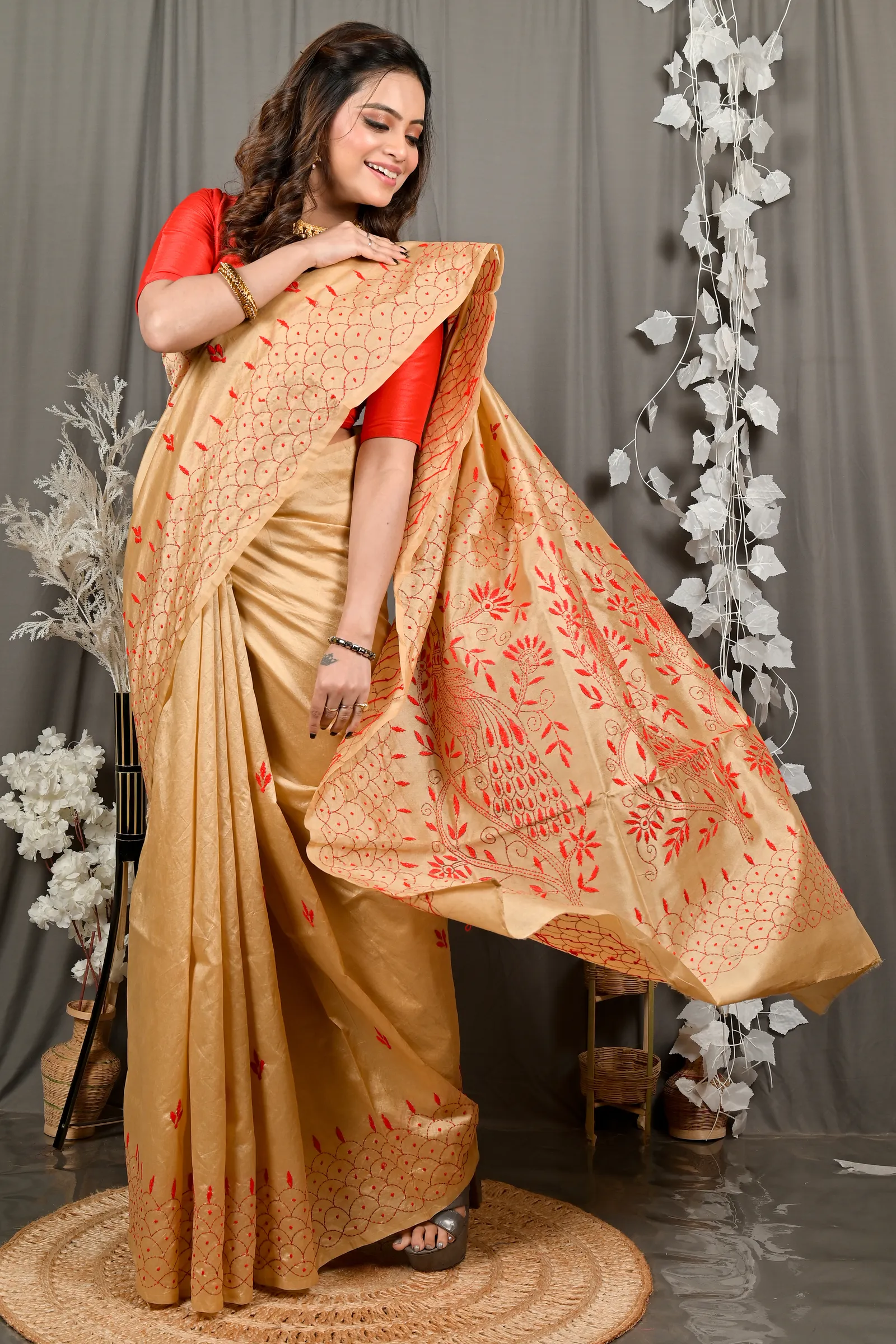 DipDiya Cotton Blend Golden Brown Dharai Timeless Bengal Kantha Stitch Sarees