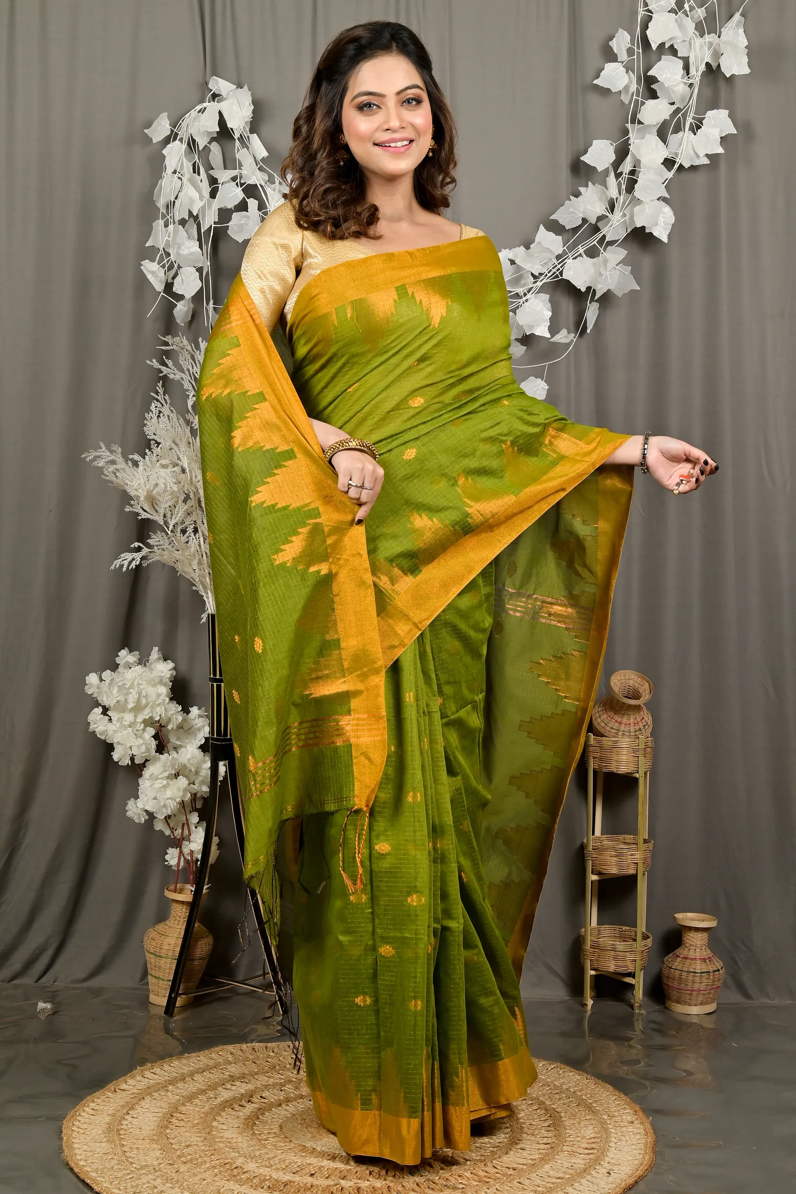 DipDiya Cotton Blend Green Daypi Tradition in Every Thread Handloom Sarees