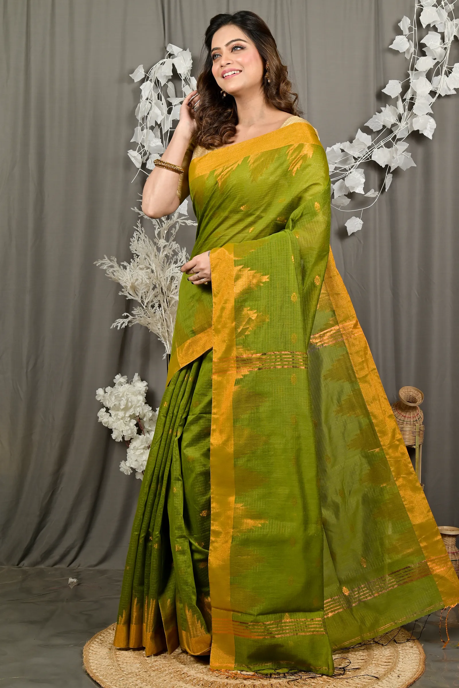 DipDiya Cotton Blend Green Daypi Tradition in Every Thread Handloom Sarees