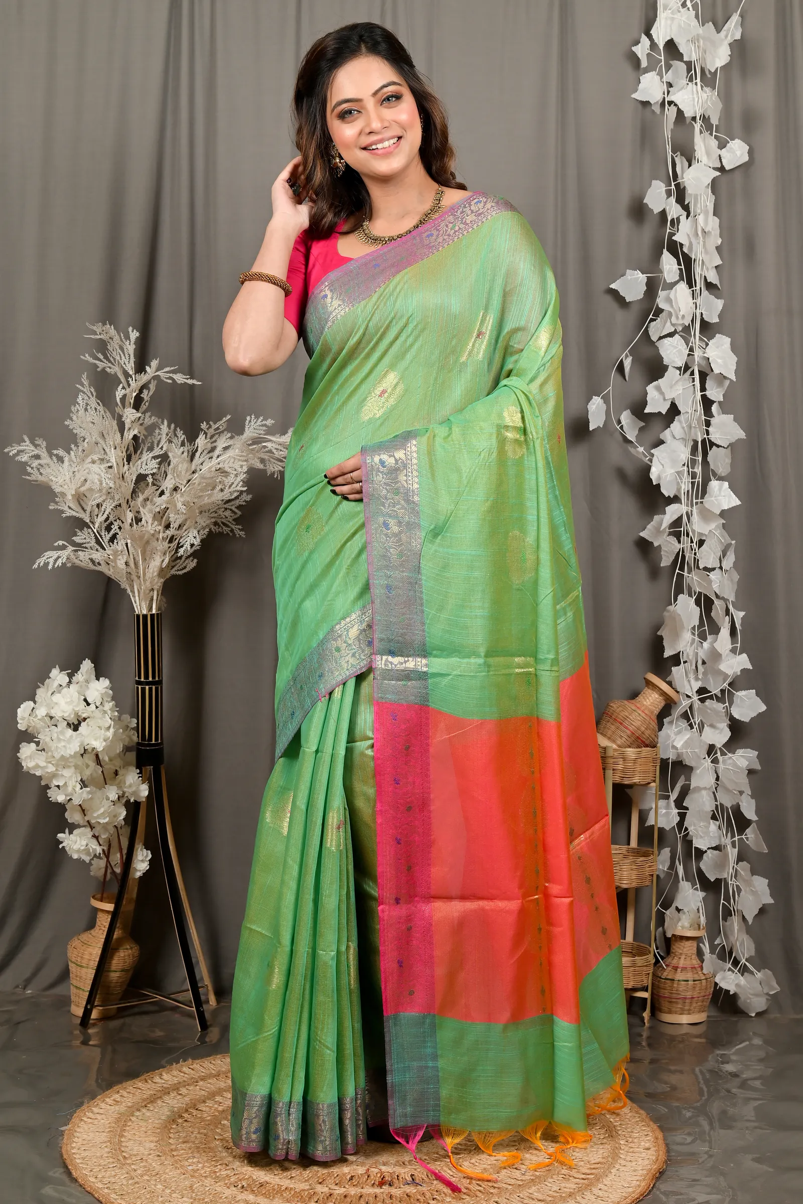 DipDiya Cotton Blend Green Pink Daymin A Legacy Woven Handloom Sarees