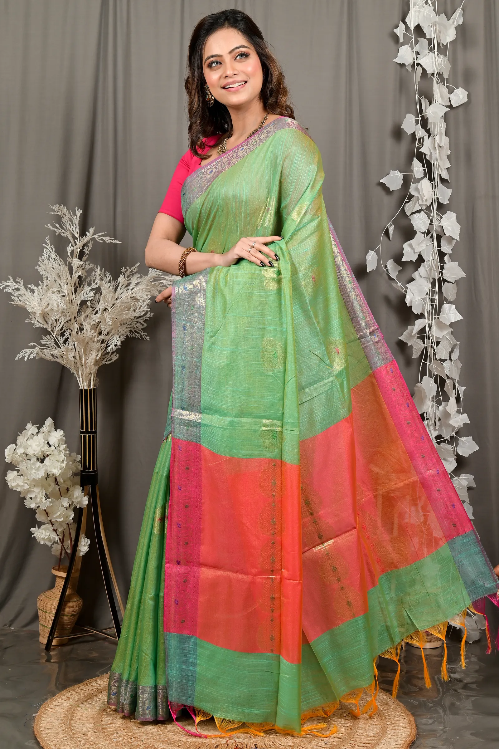 DipDiya Cotton Blend Green Pink Daymin A Legacy Woven Handloom Sarees