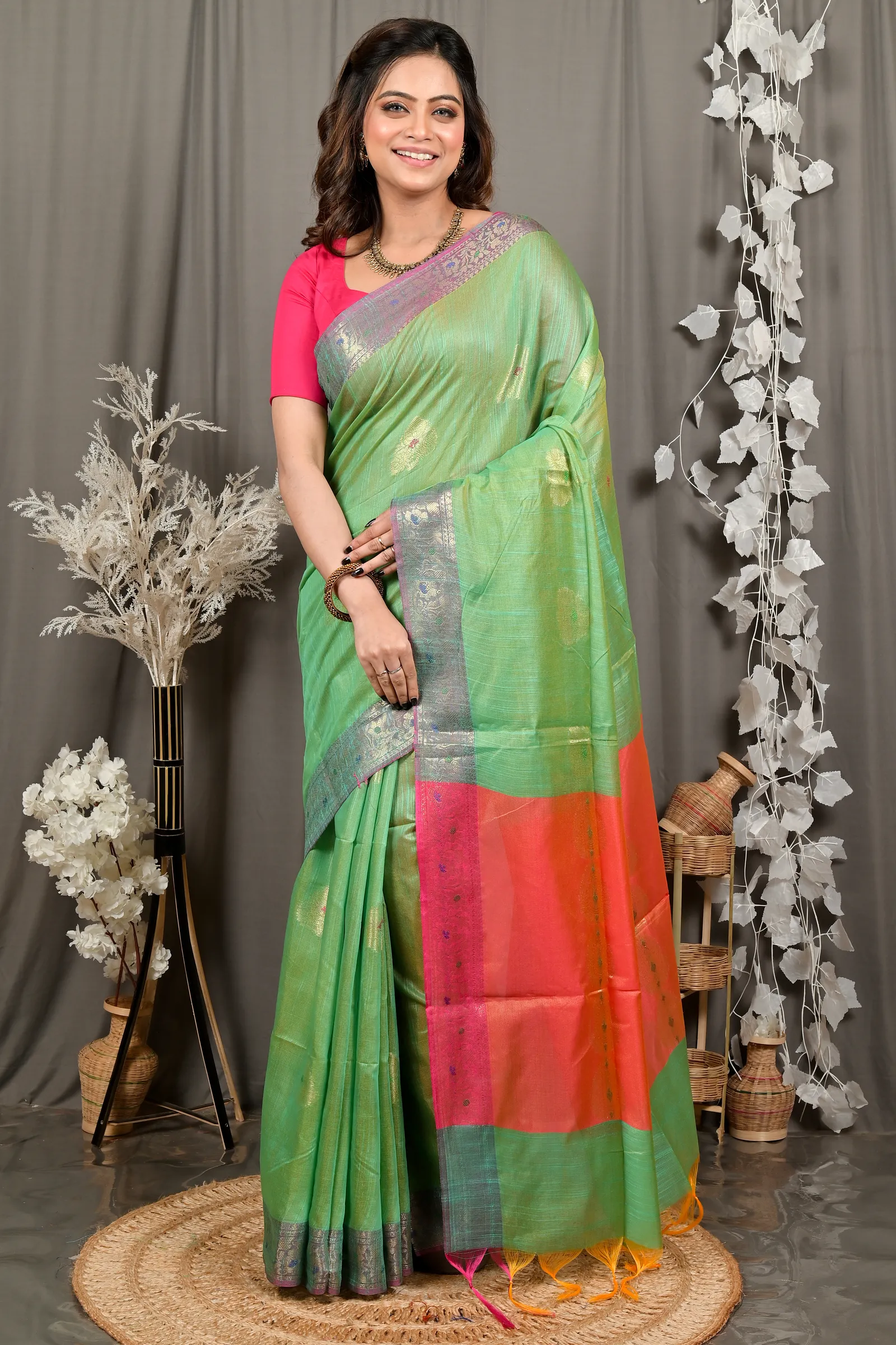 DipDiya Cotton Blend Green Pink Daymin A Legacy Woven Handloom Sarees