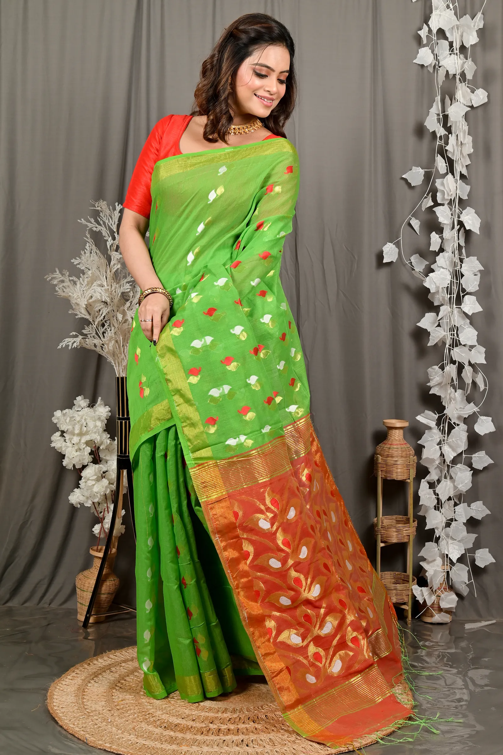 DipDiya Cotton Blend Green Red Dhrum Crafted in Bengal Handloom Sarees