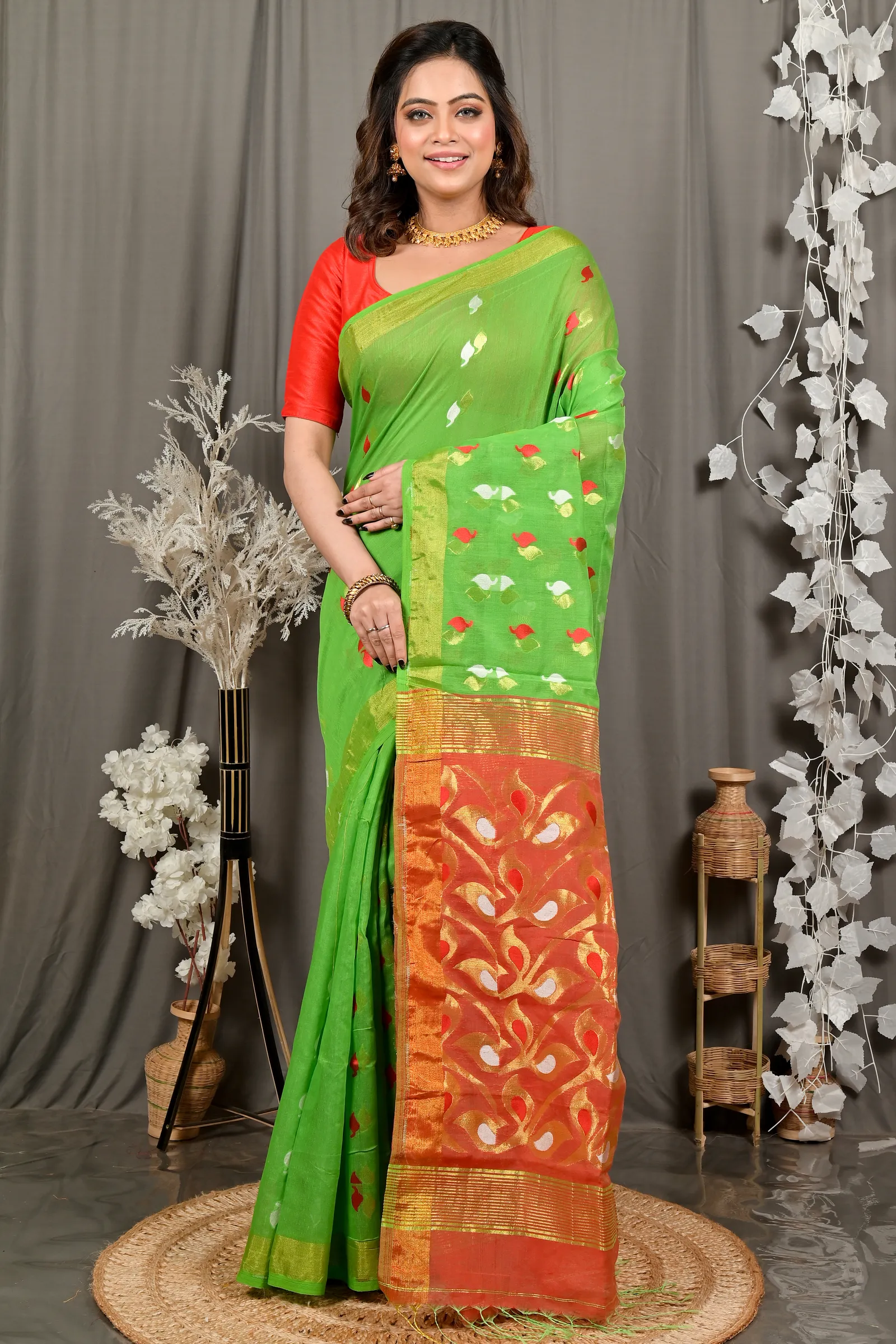 DipDiya Cotton Blend Green Red Dhrum Crafted in Bengal Handloom Sarees