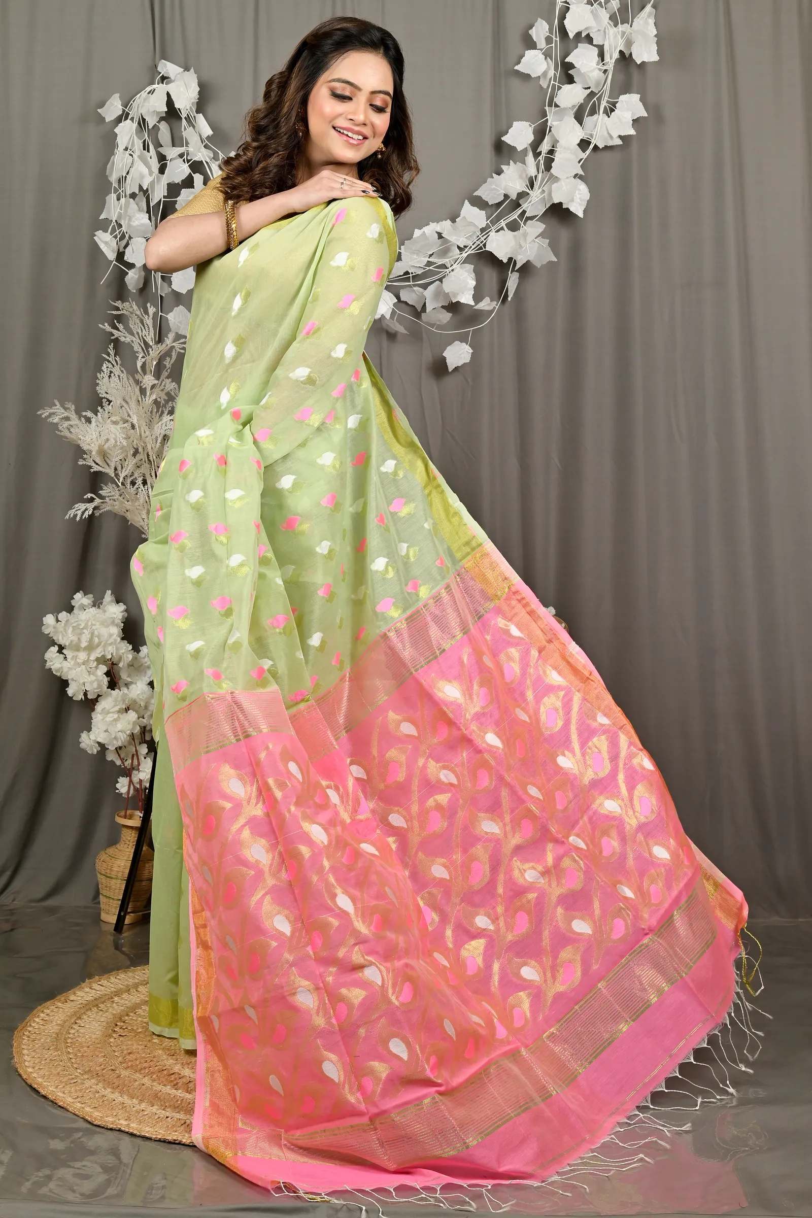 DipDiya Cotton Blend Light Green Pink Dhrum Classic Bengali Handloom Sarees