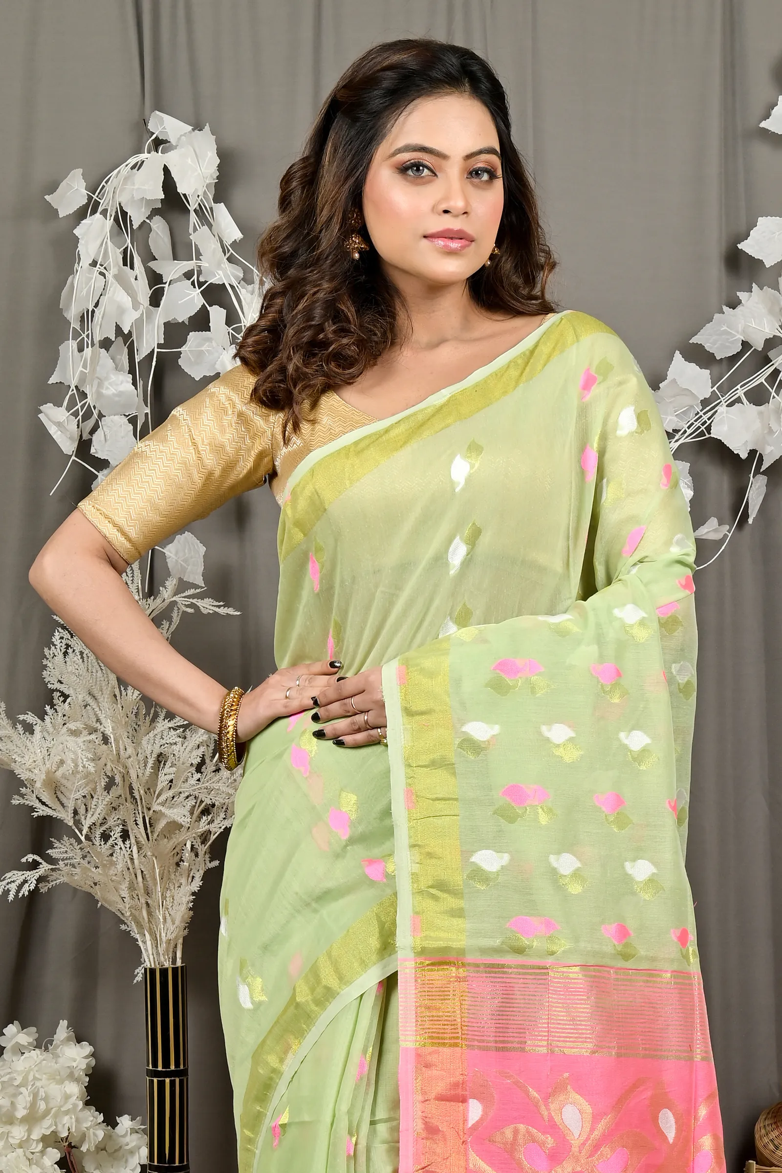 DipDiya Cotton Blend Light Green Pink Dhrum Classic Bengali Handloom Sarees