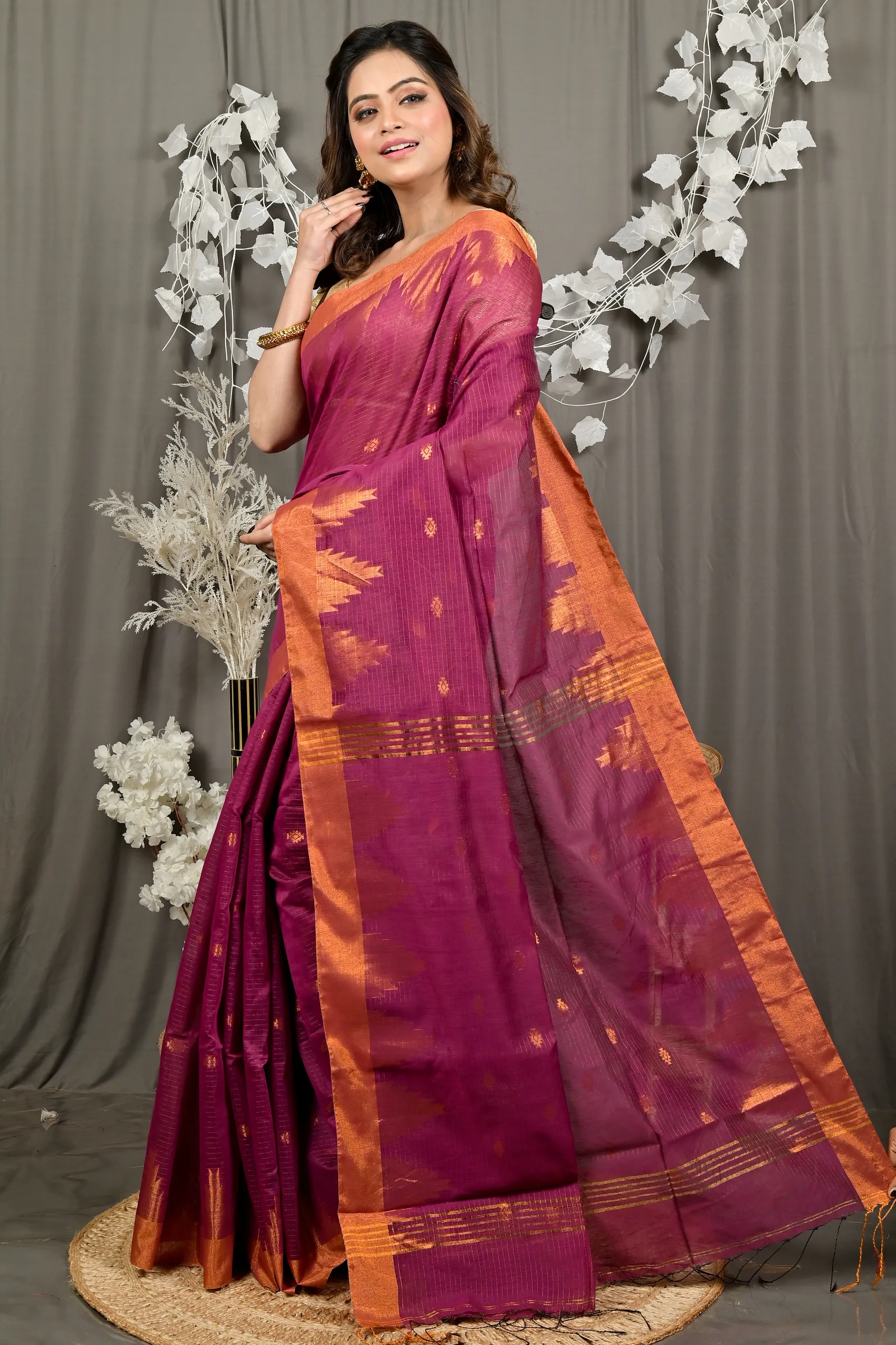 DipDiya Cotton Blend Magenta Daypi Traditional Elegance Handloom Sarees