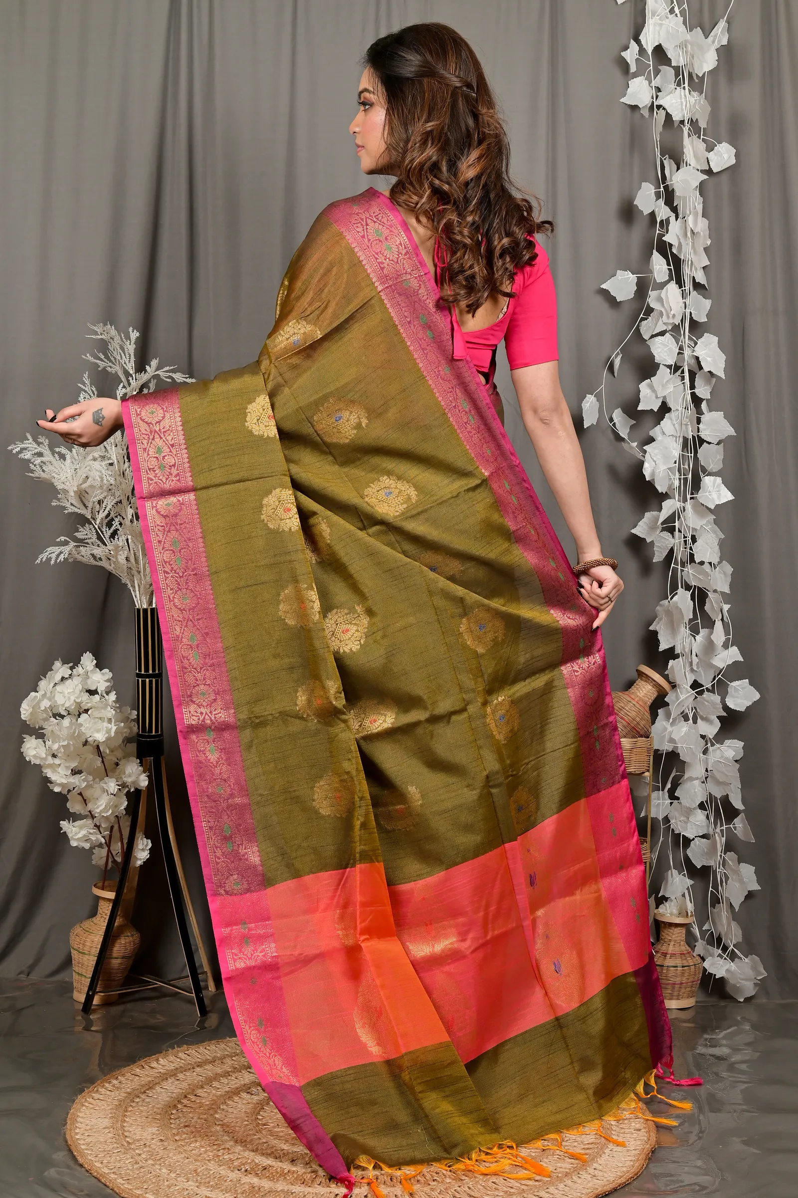 DipDiya Cotton Blend Mehndi Green Pink Daymin Woven with Tradition Handloom Sarees
