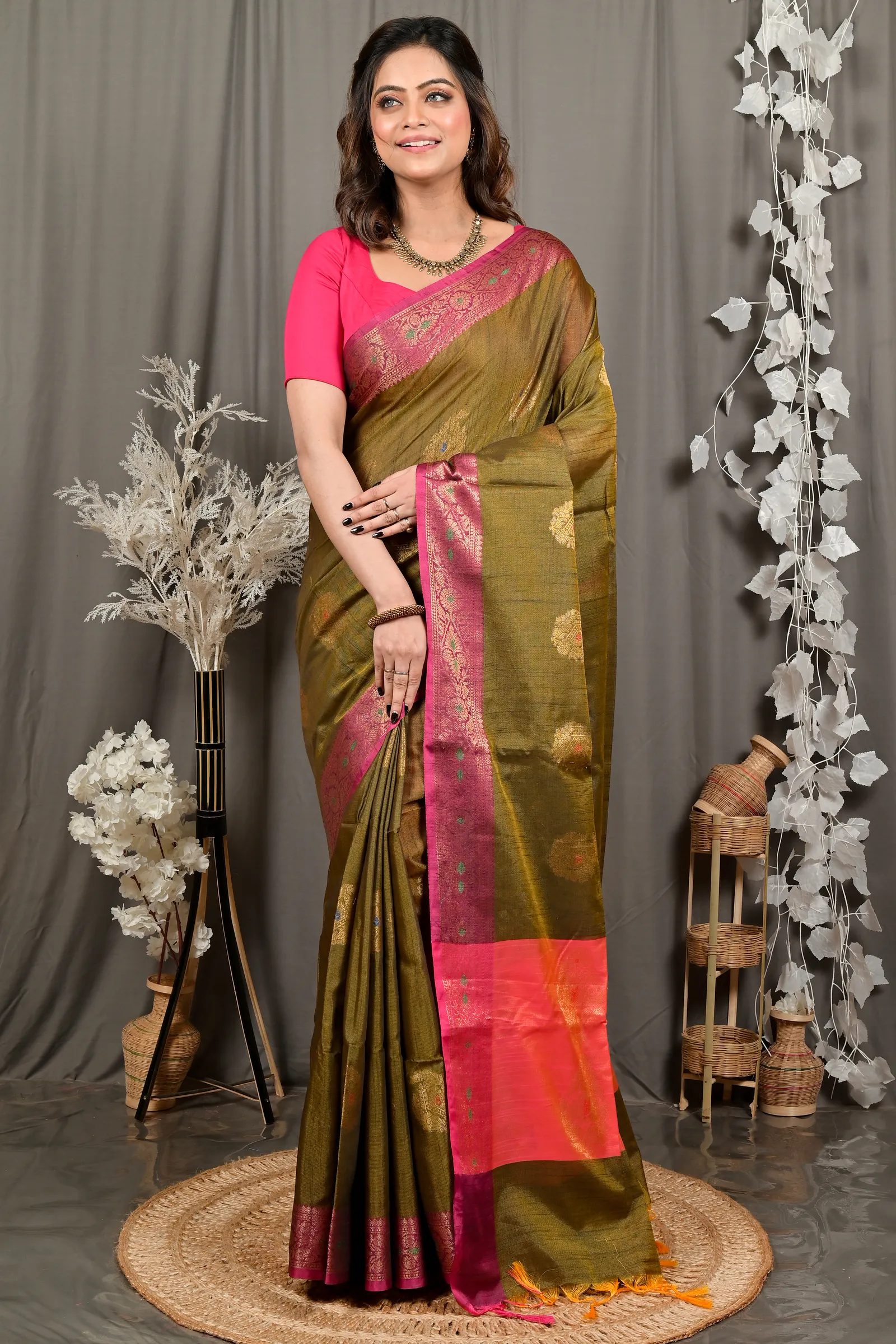 DipDiya Cotton Blend Mehndi Green Pink Daymin Woven with Tradition Handloom Sarees