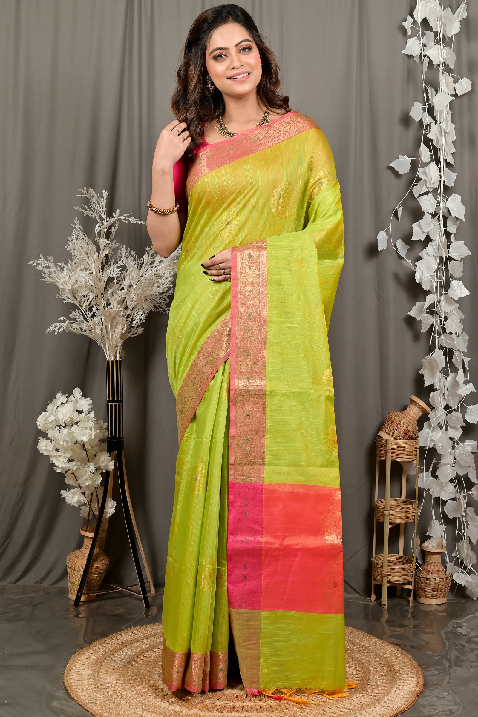 DipDiya Cotton Blend Pesta Green Pink Daymin Traditional Bengali Handloom Sarees