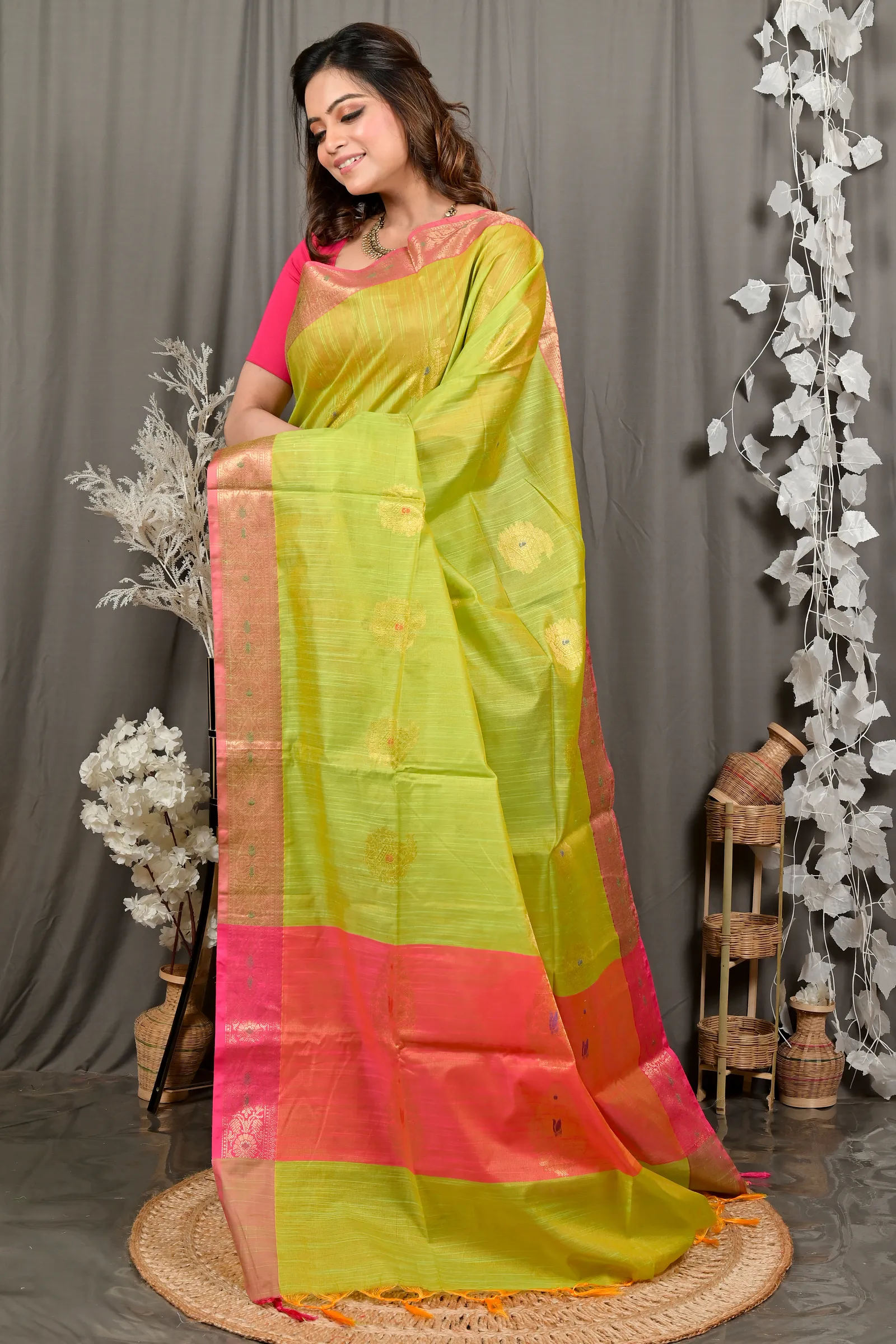 DipDiya Cotton Blend Pesta Green Pink Daymin Traditional Bengali Handloom Sarees